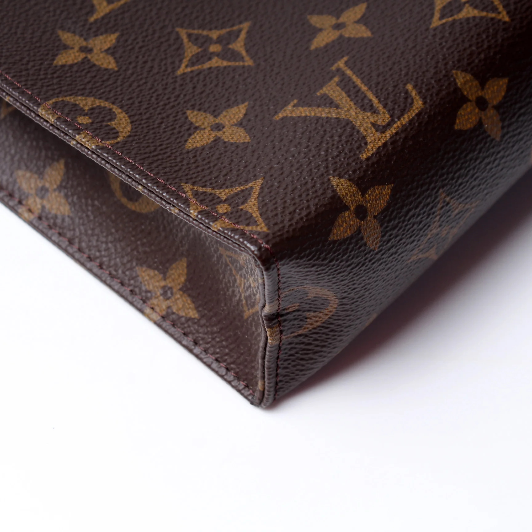 Toiletry Pouch 26 Monogram - Image 5