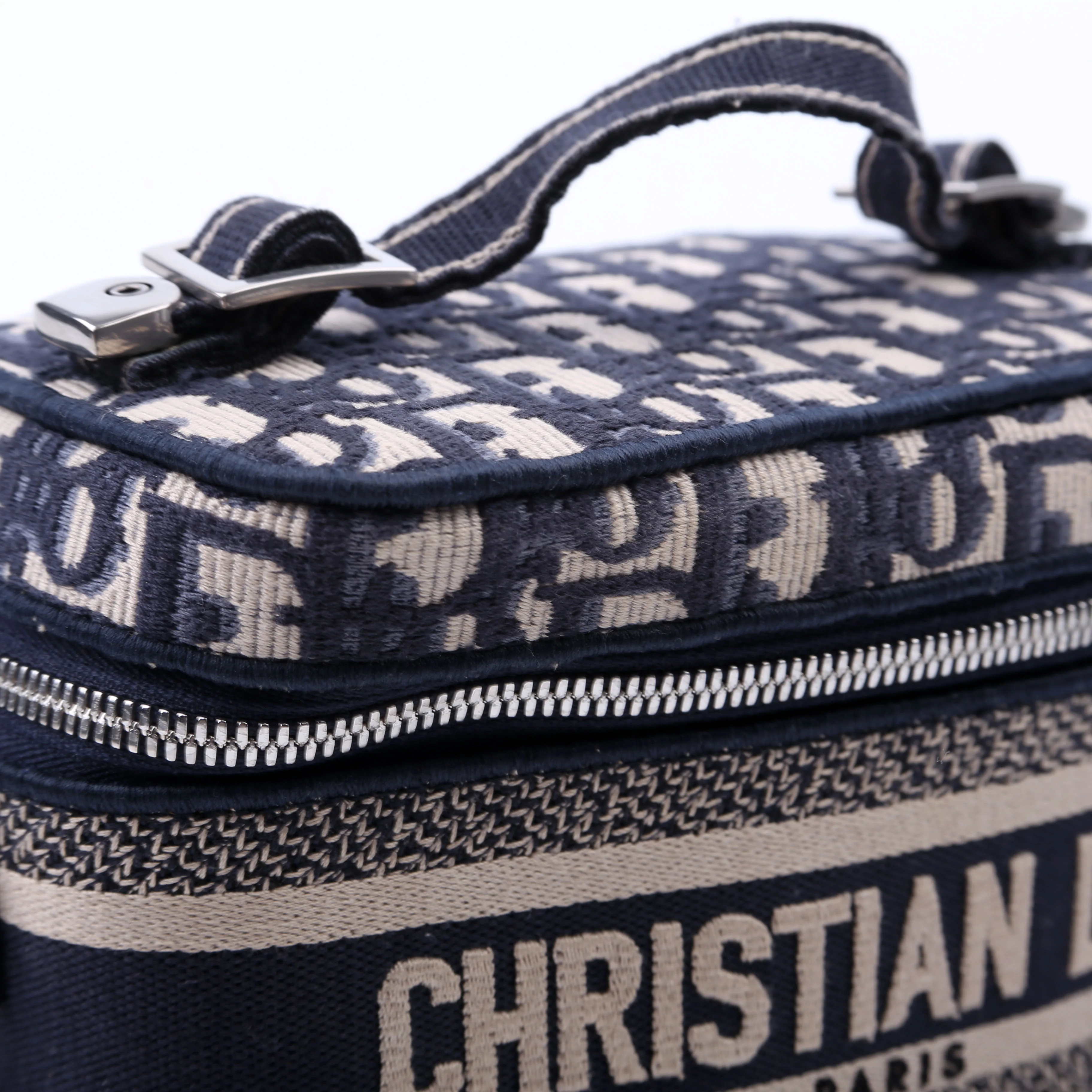 Travel Small Vanity Case Oblique With Strap - Image 13