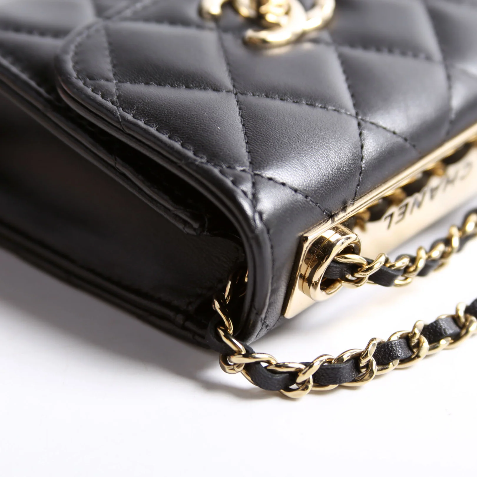Trendy CC Clutch With Chain Quilted Lambskin 32M Black - Image 8