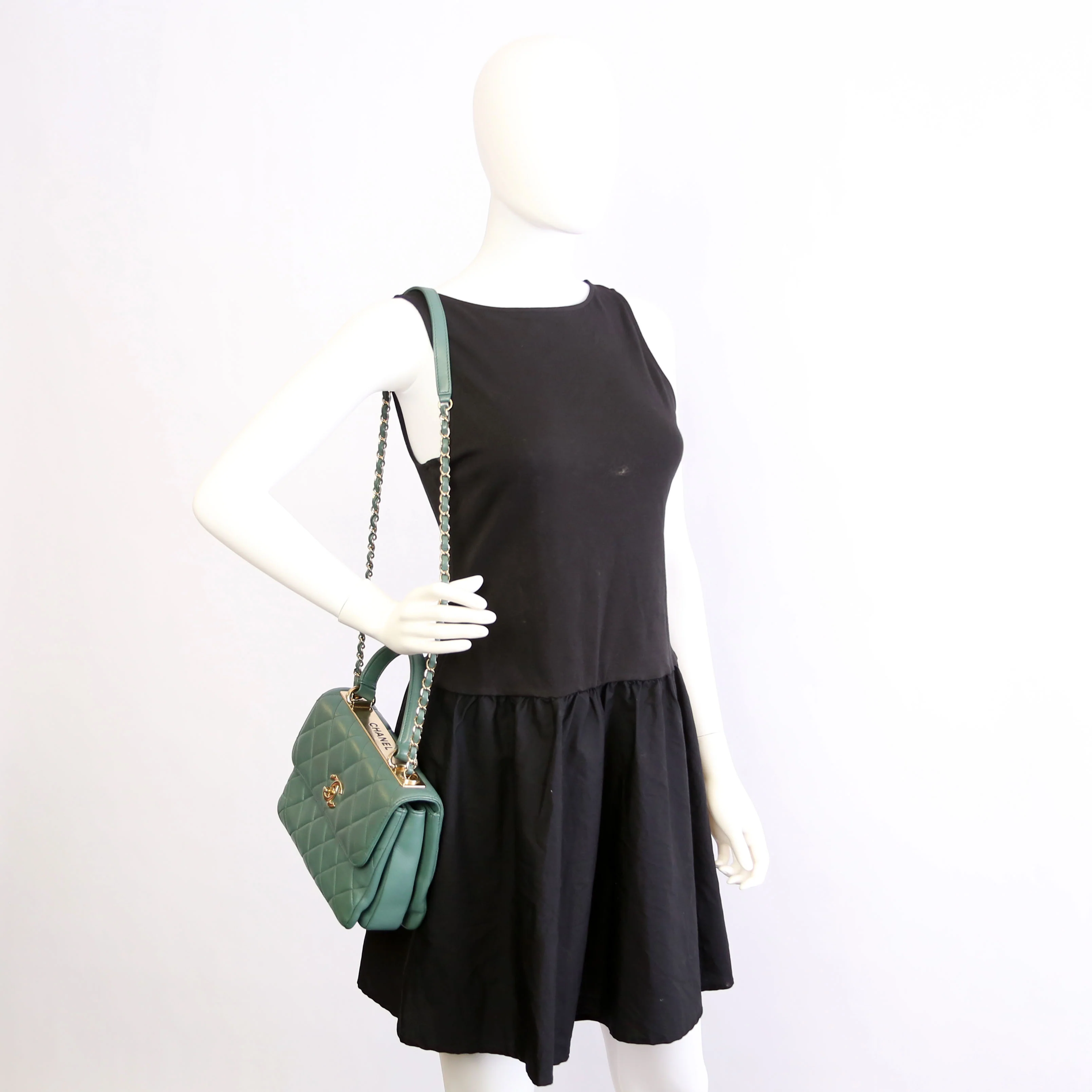 Trendy Top Handle Medium Lambskin 26M Green - Image 15