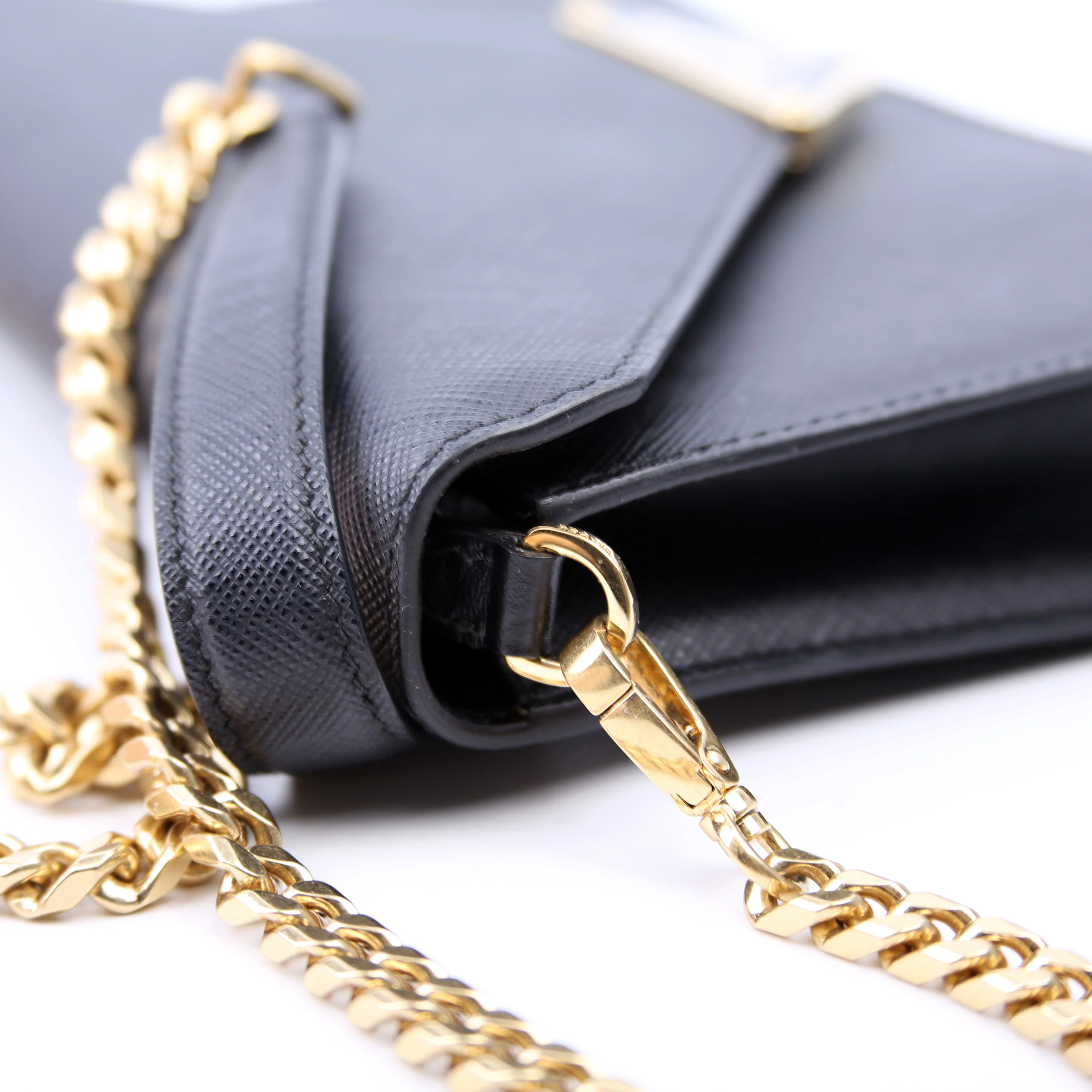 Triangle Envelope Saffiano Black - Image 9