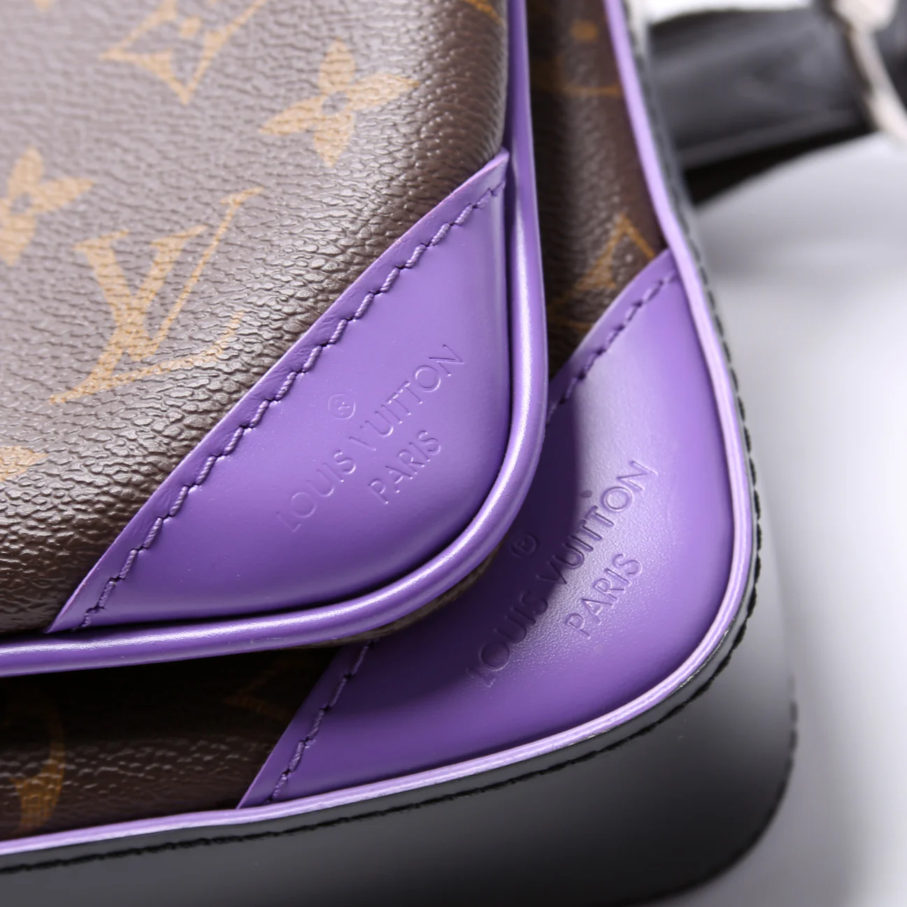 Trio Messenger Macassar Monogram Black/Purple - Image 6