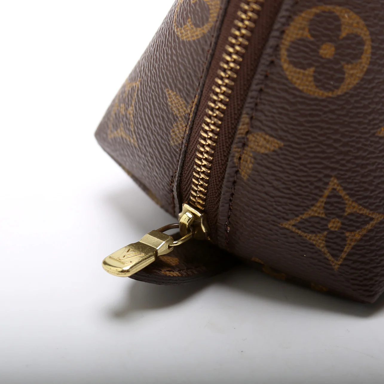 Trousse Demi Ronde Monogram 23 - Image 6