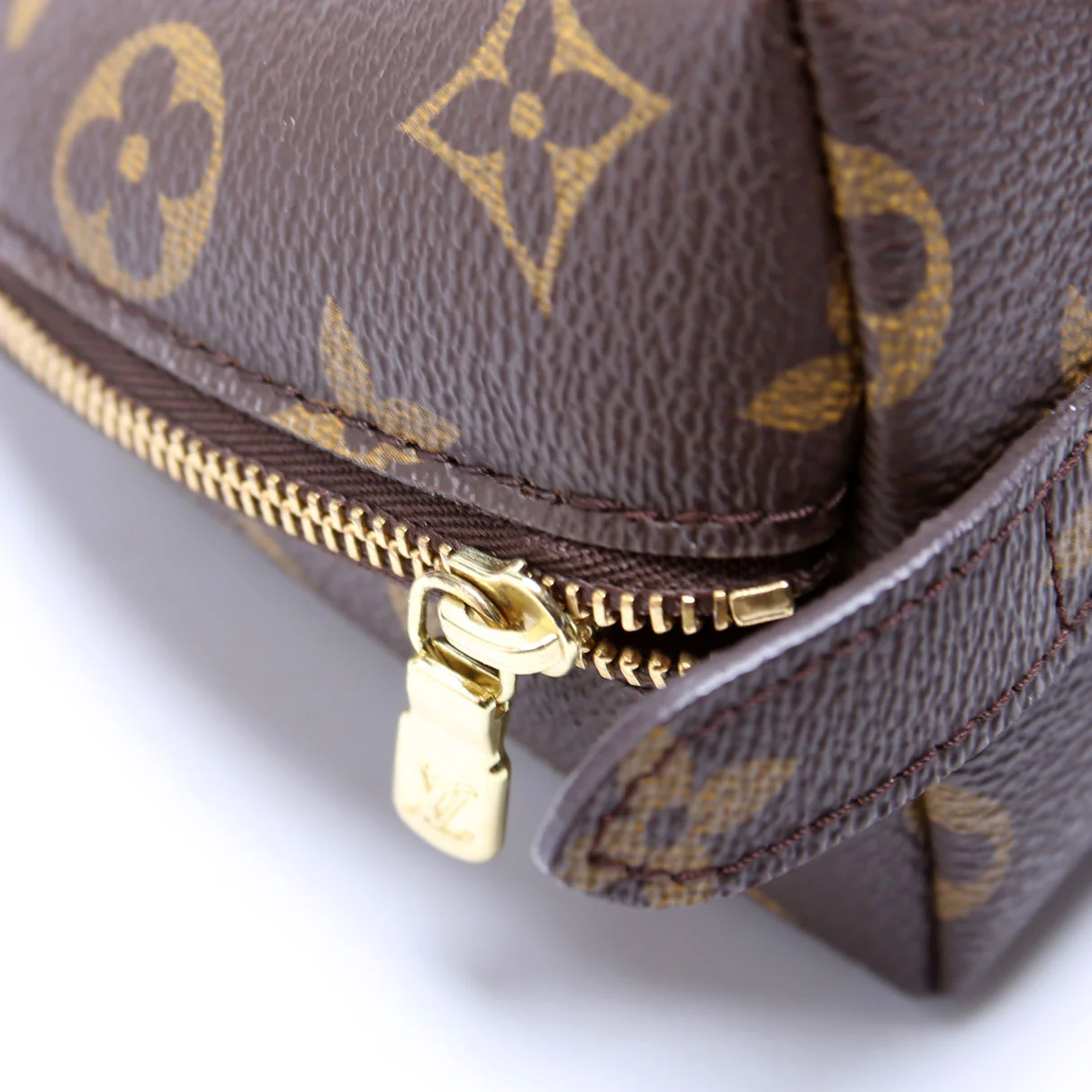 Trousse Demi Ronde Monogram 23 - Image 7