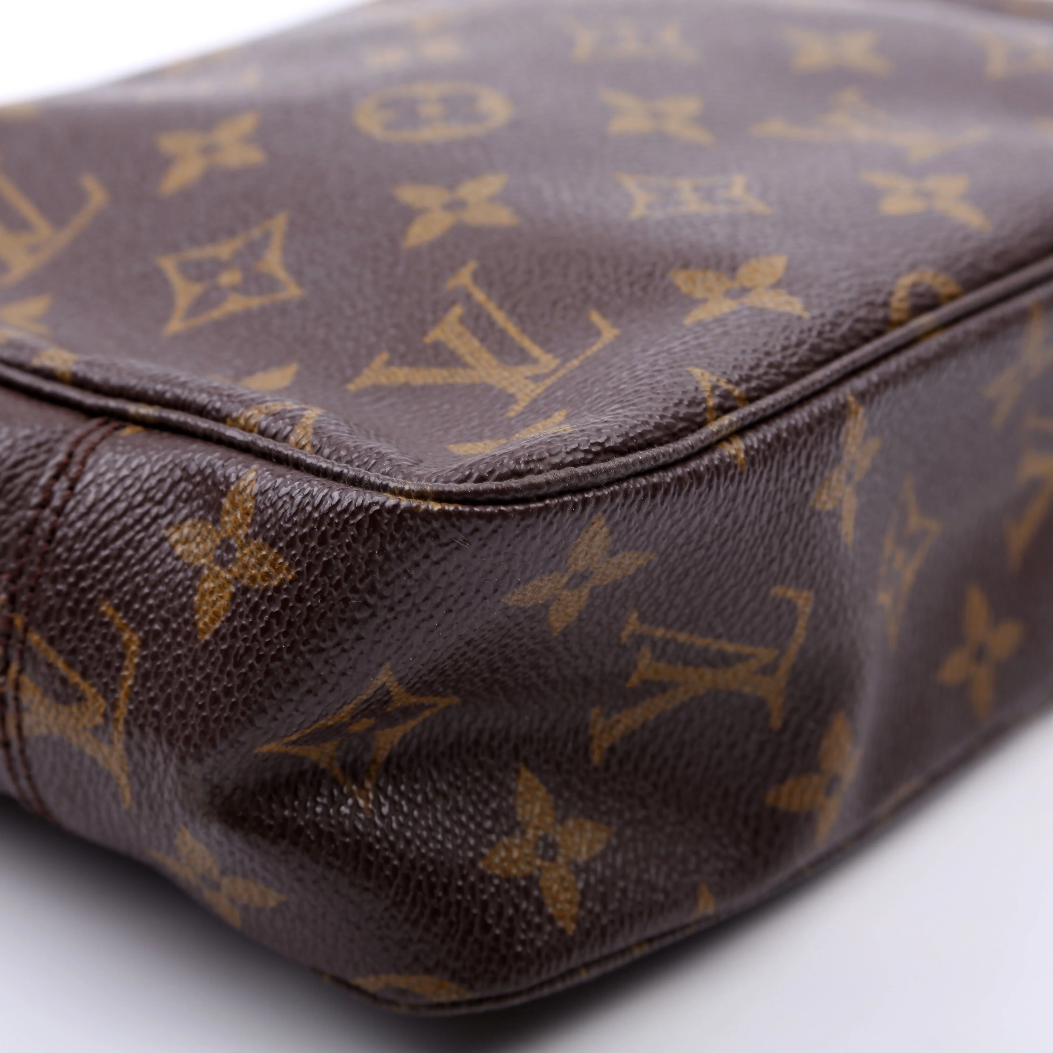 Trousse Toilette 23 Monogram - Image 5