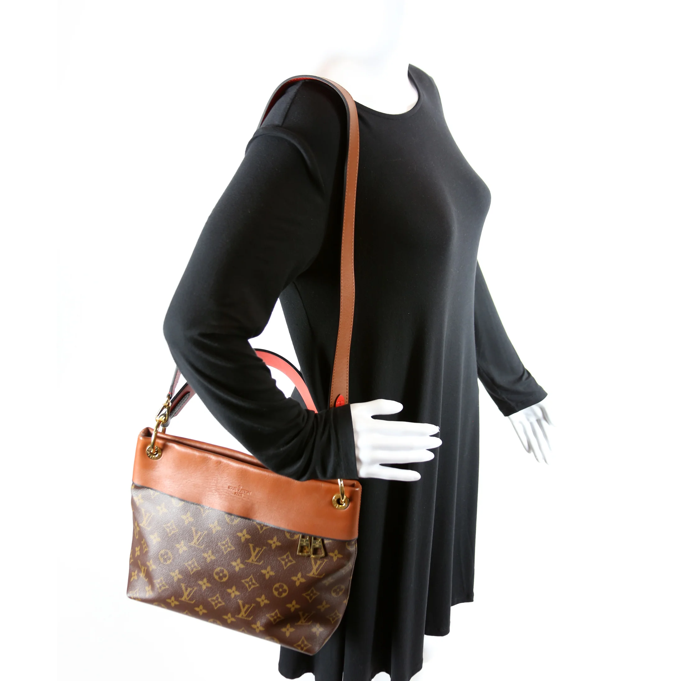 Tuileries Besace Hobo Monogram - Image 10