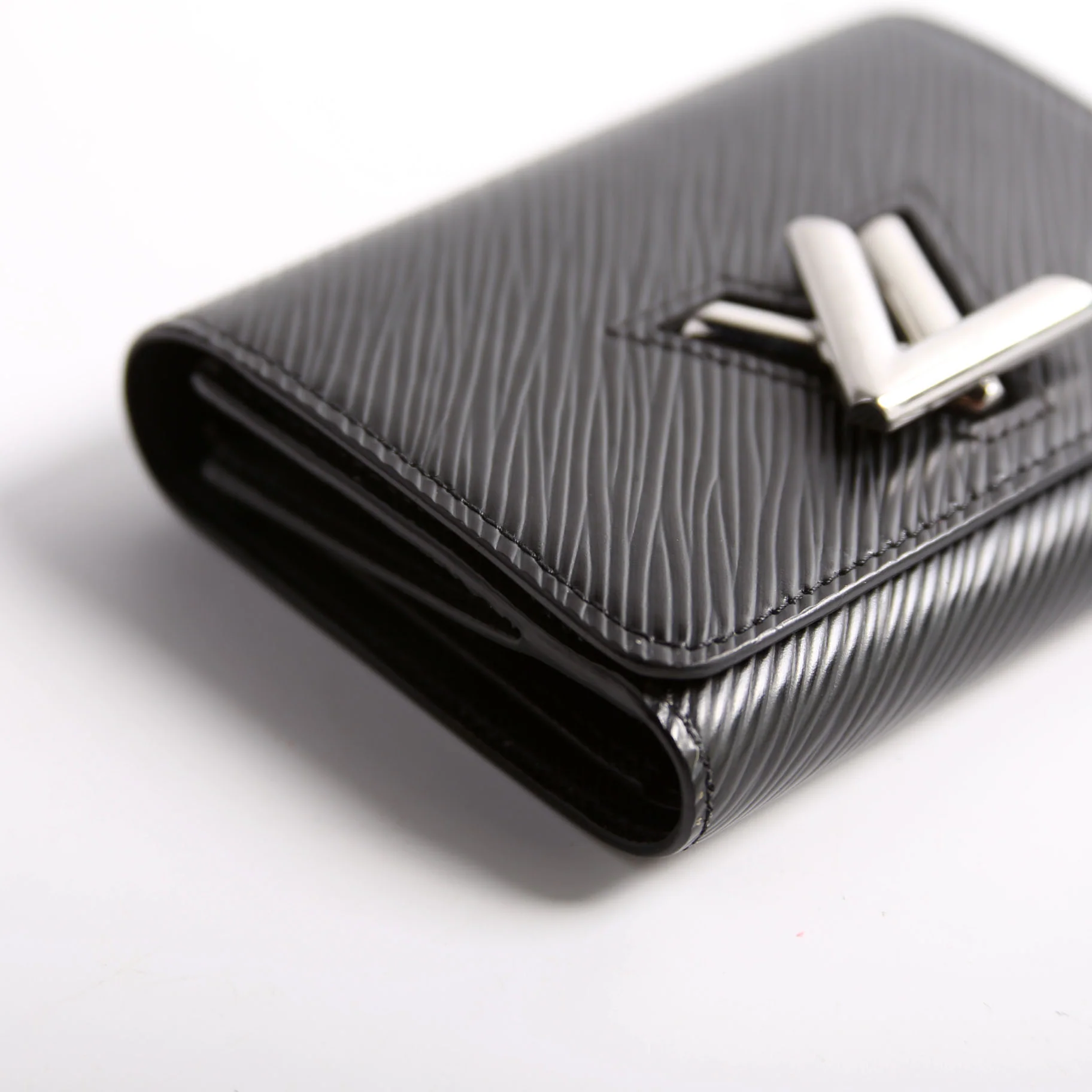 Twist Compact Wallet Black - Image 4