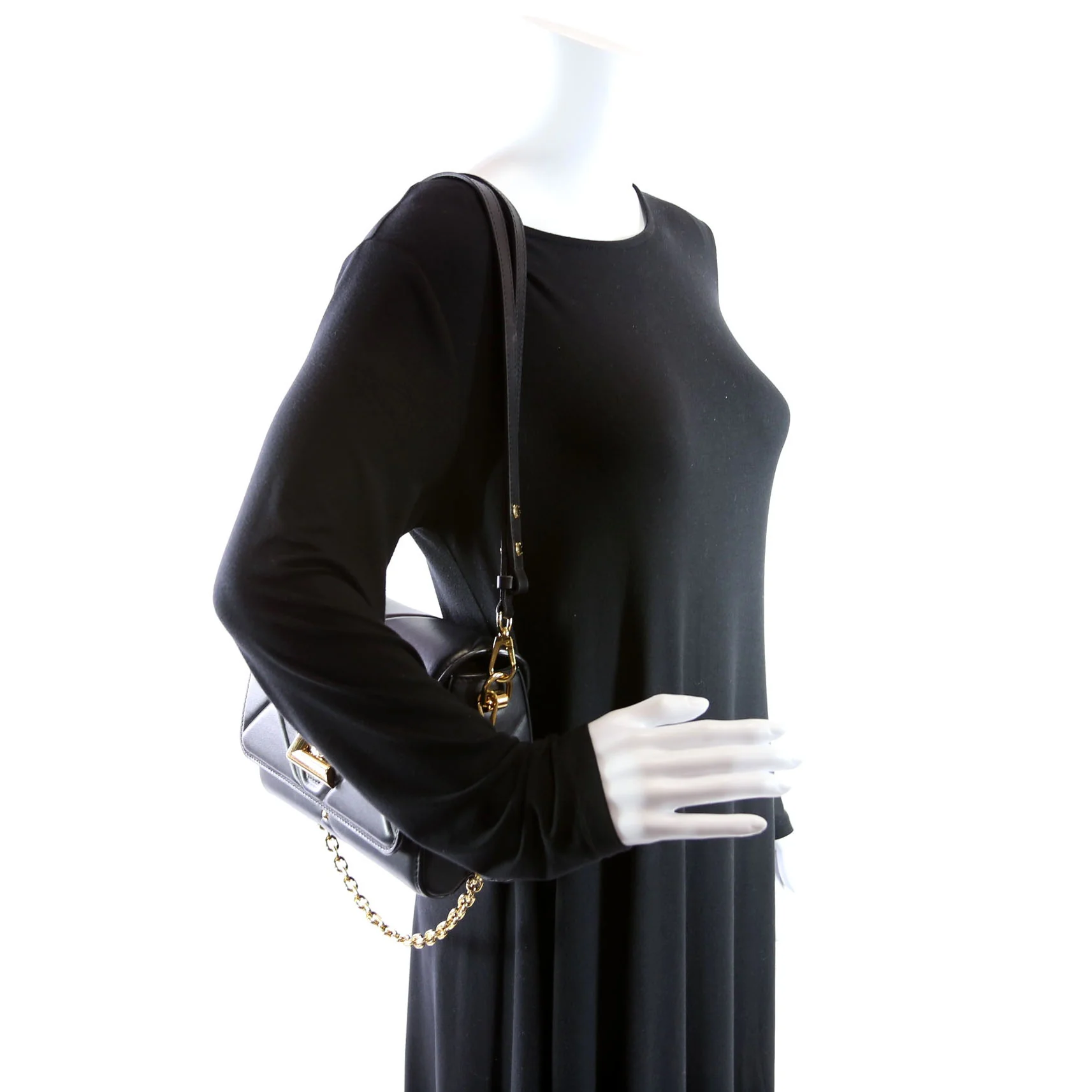 Twist MM Quilted Lambskin Black - Image 14