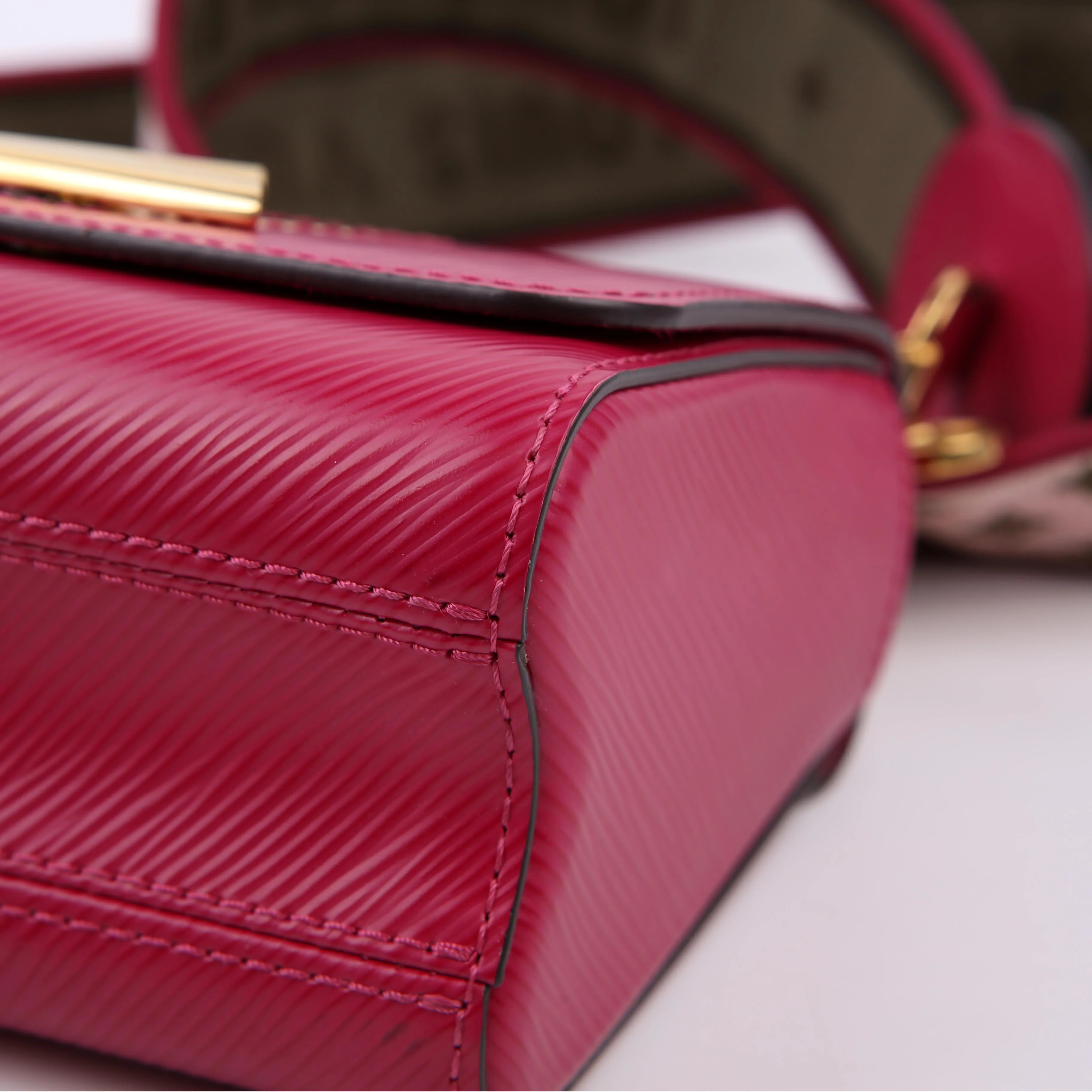 Twist Top Handle Mini Epi Pink - Image 6