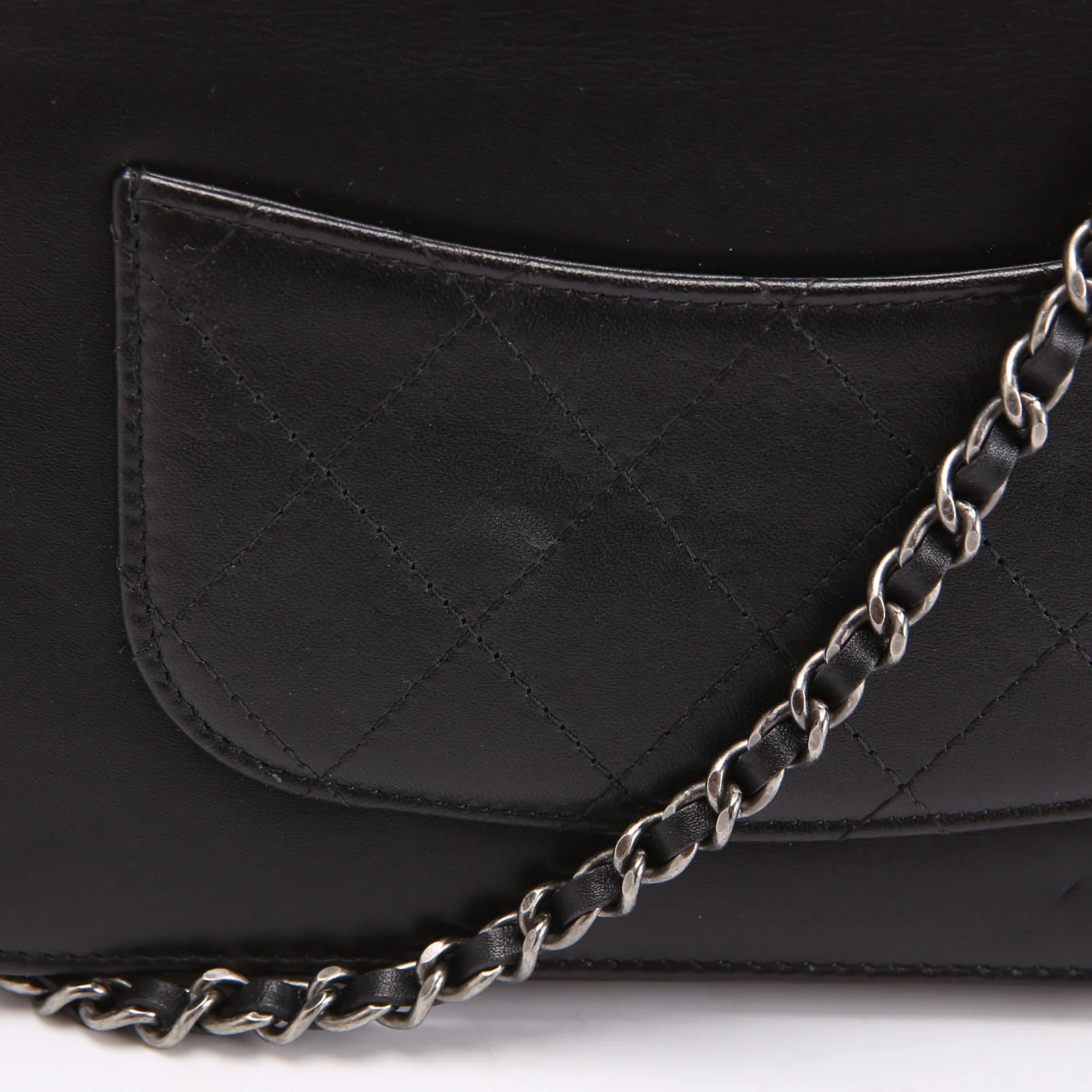 Two-Tone Chain 20s Signe WOC Calfskin 29M Black - Image 6