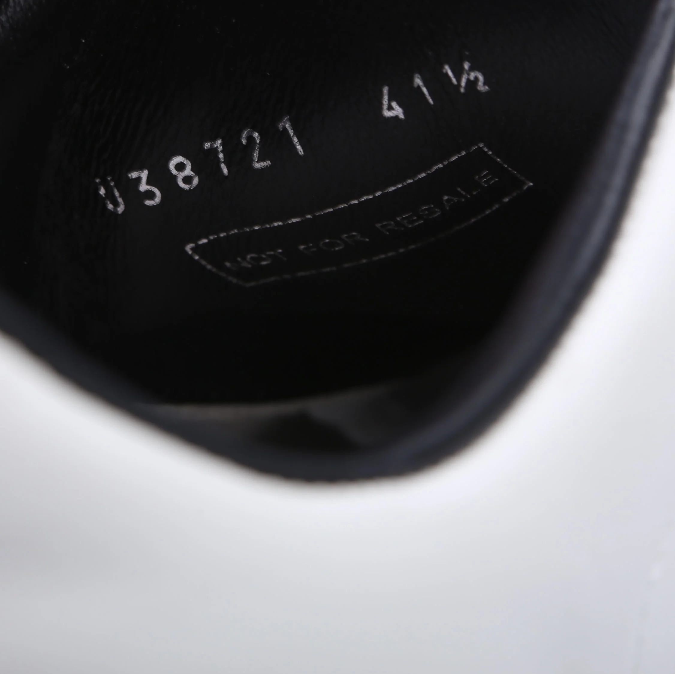 Uniform Sneakers Size 41.5 White/Black - Image 7