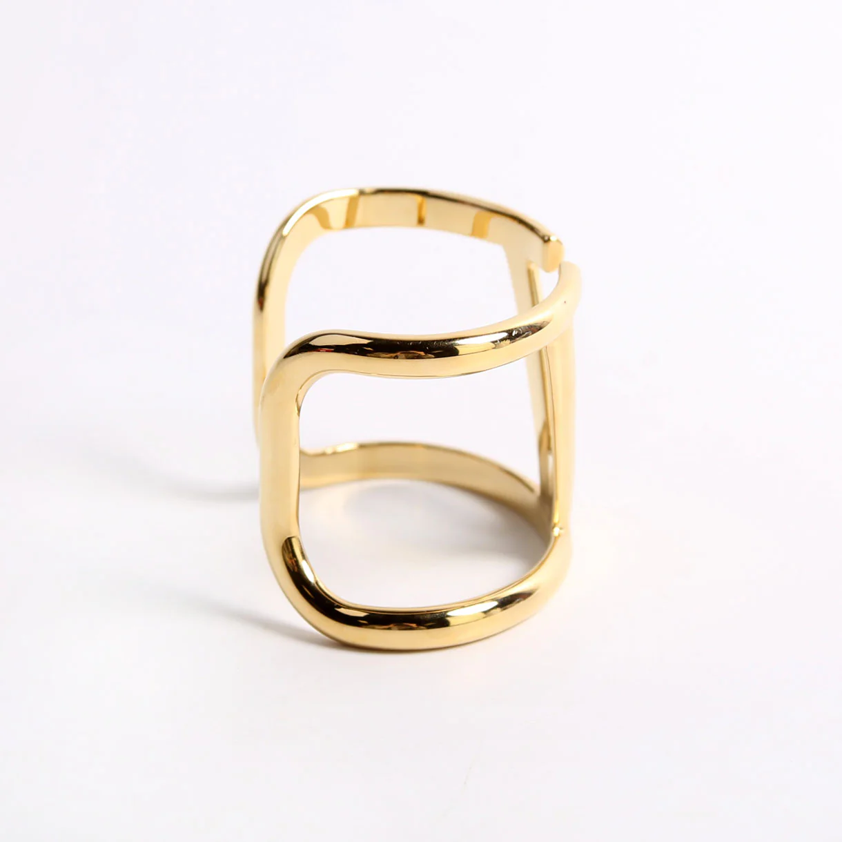 V Logo Cuff Bracelet Gold - Image 4