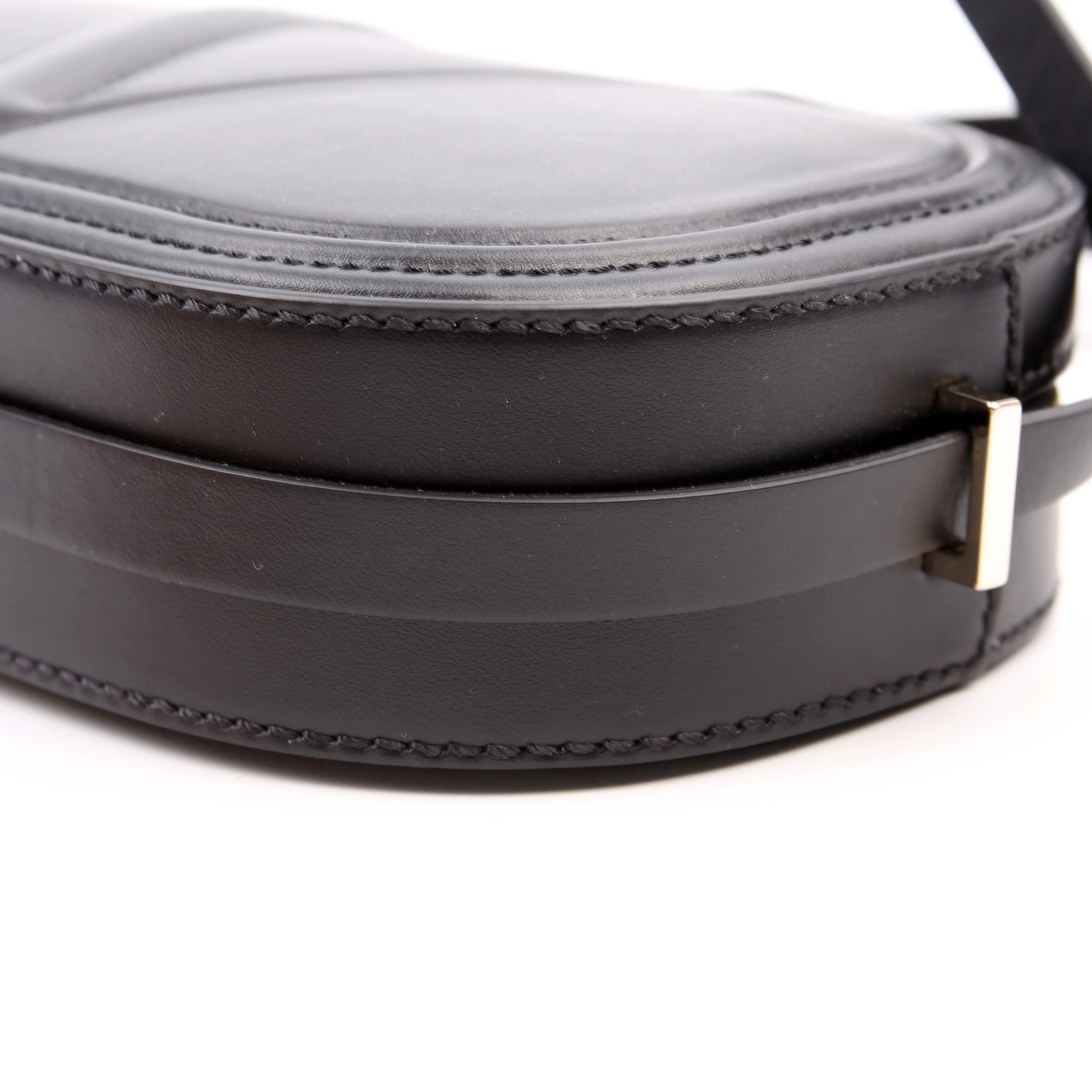 V Logo Walk Crossbody Black - Image 7