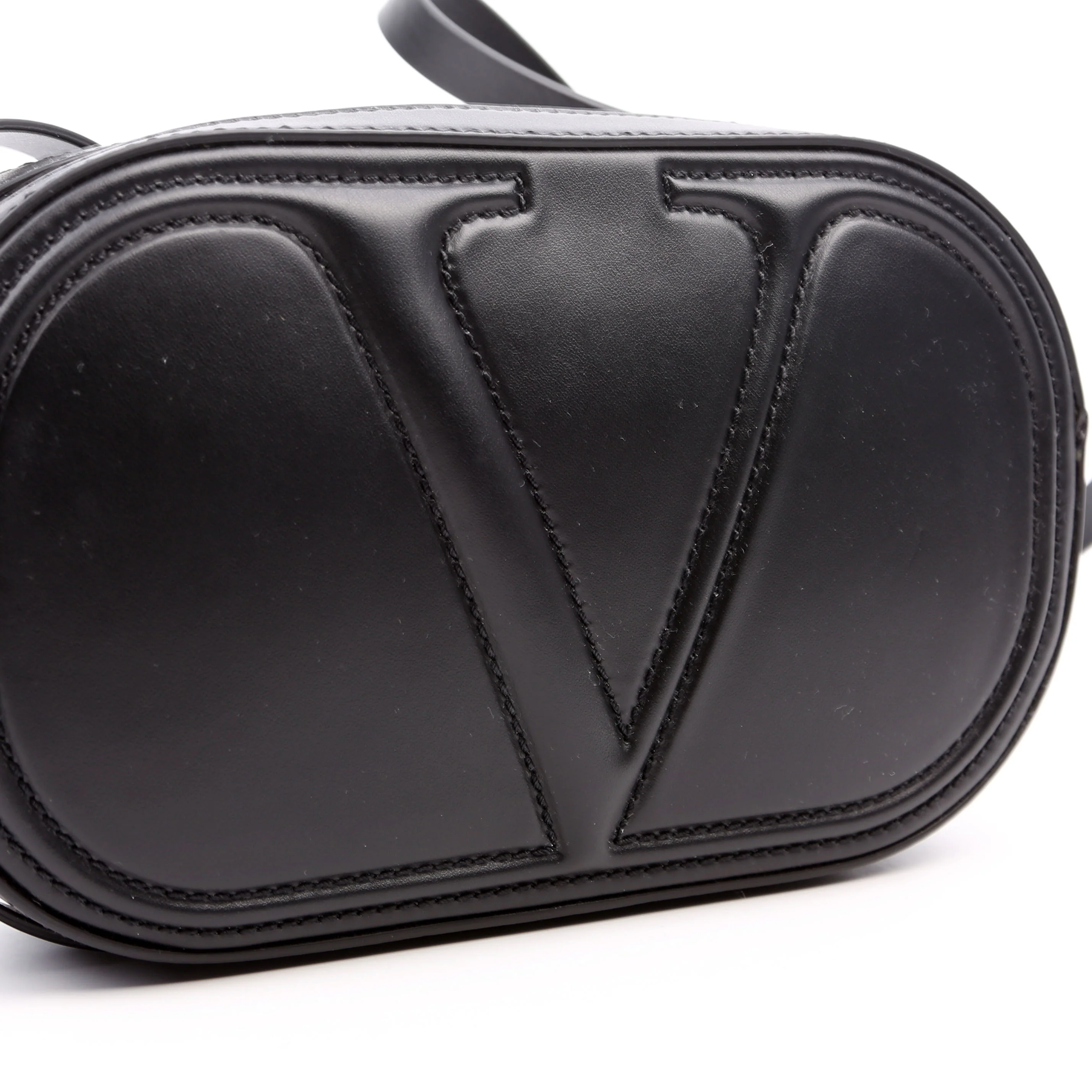 V Logo Walk Crossbody Black - Image 8