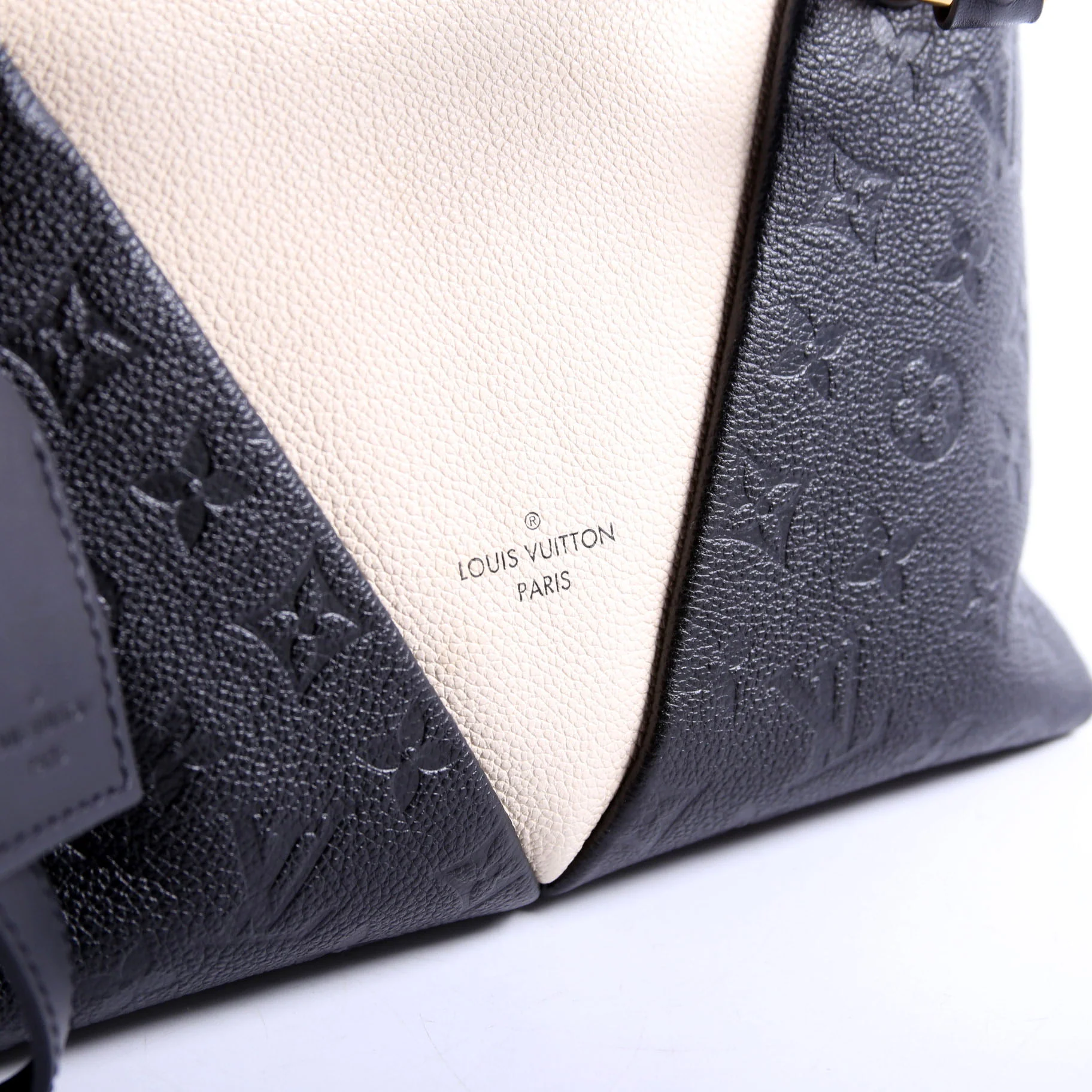 V Tote BB Empreinte Beige/Black - Image 12