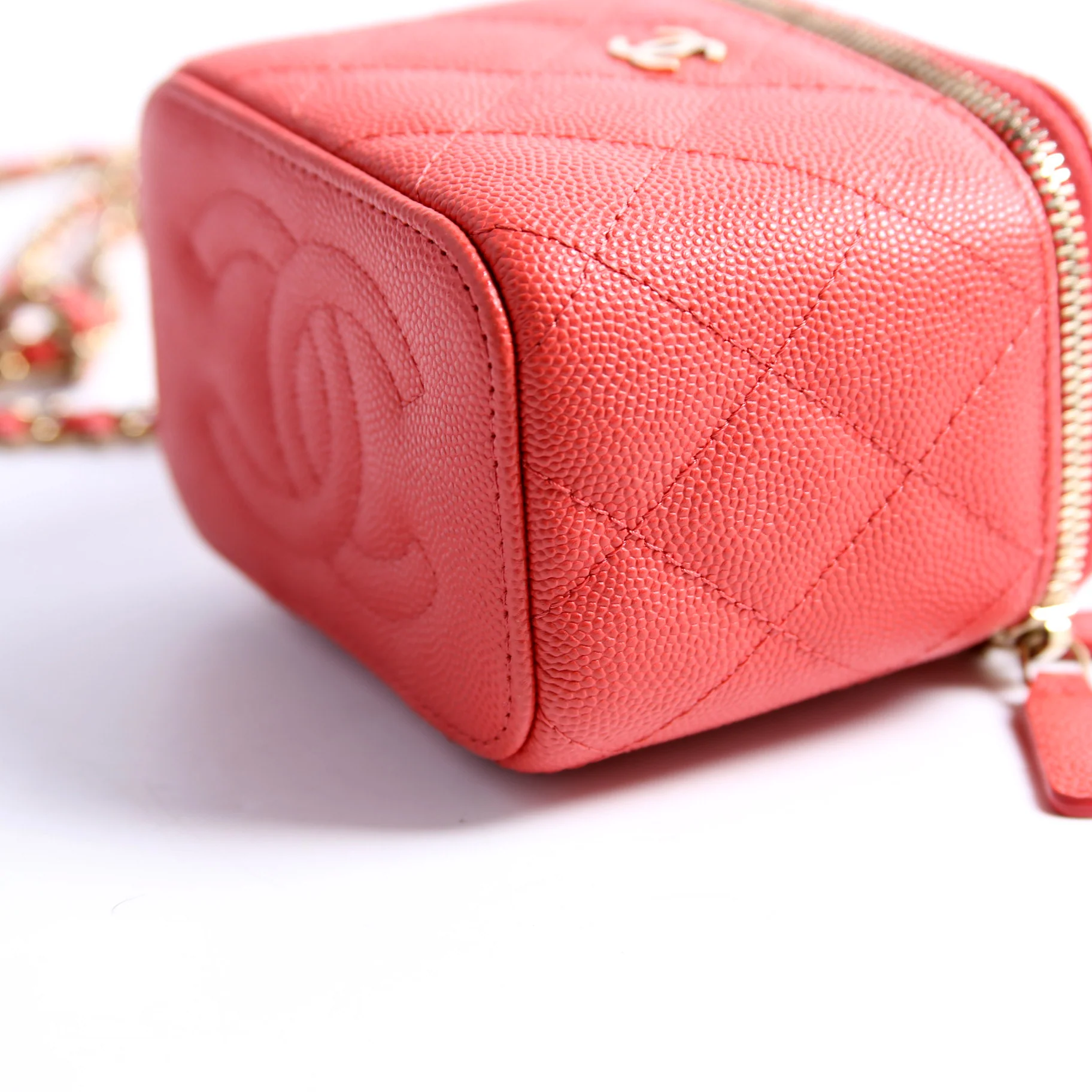 Vanity Mini With Chain Caviar RFID - Image 7