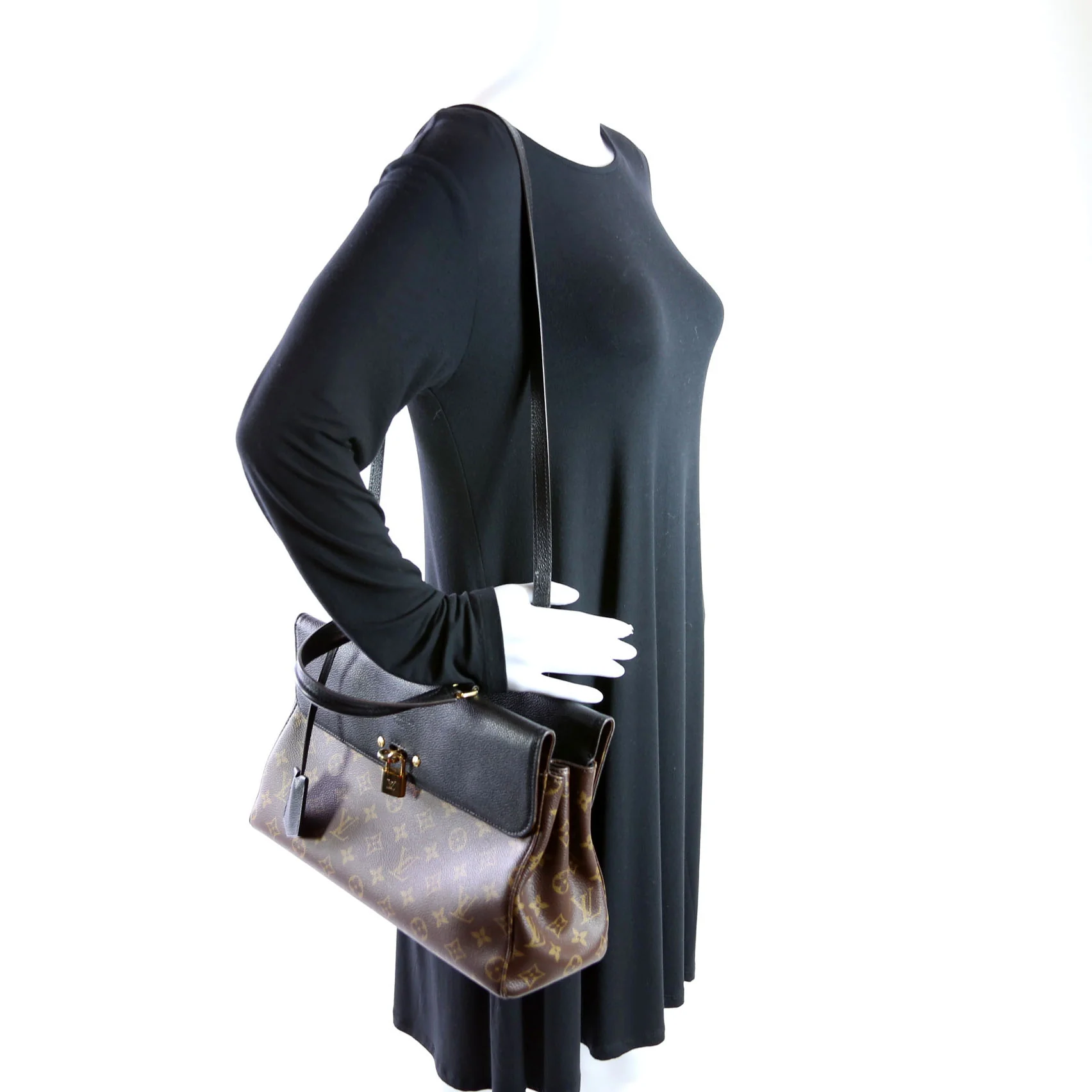 Venus Monogram Black - Image 16