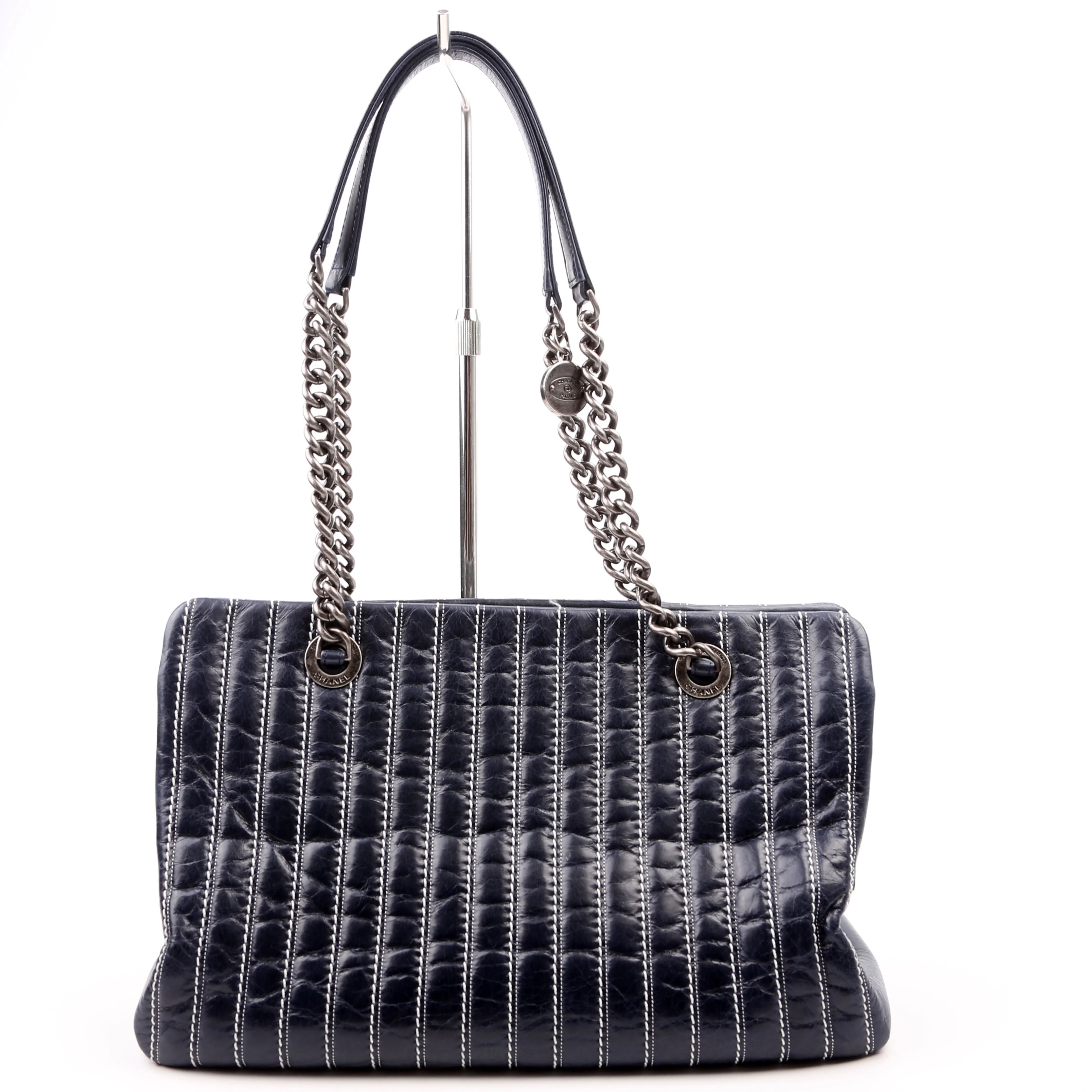 Vertical Quilt Tote 20M Navy - Image 3