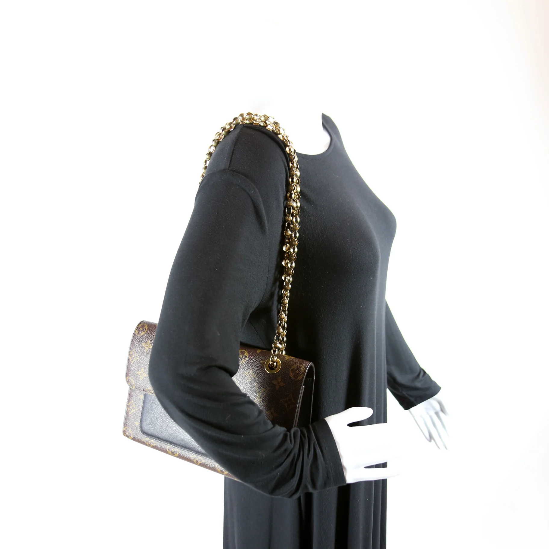 Victoire Monogram - Image 11