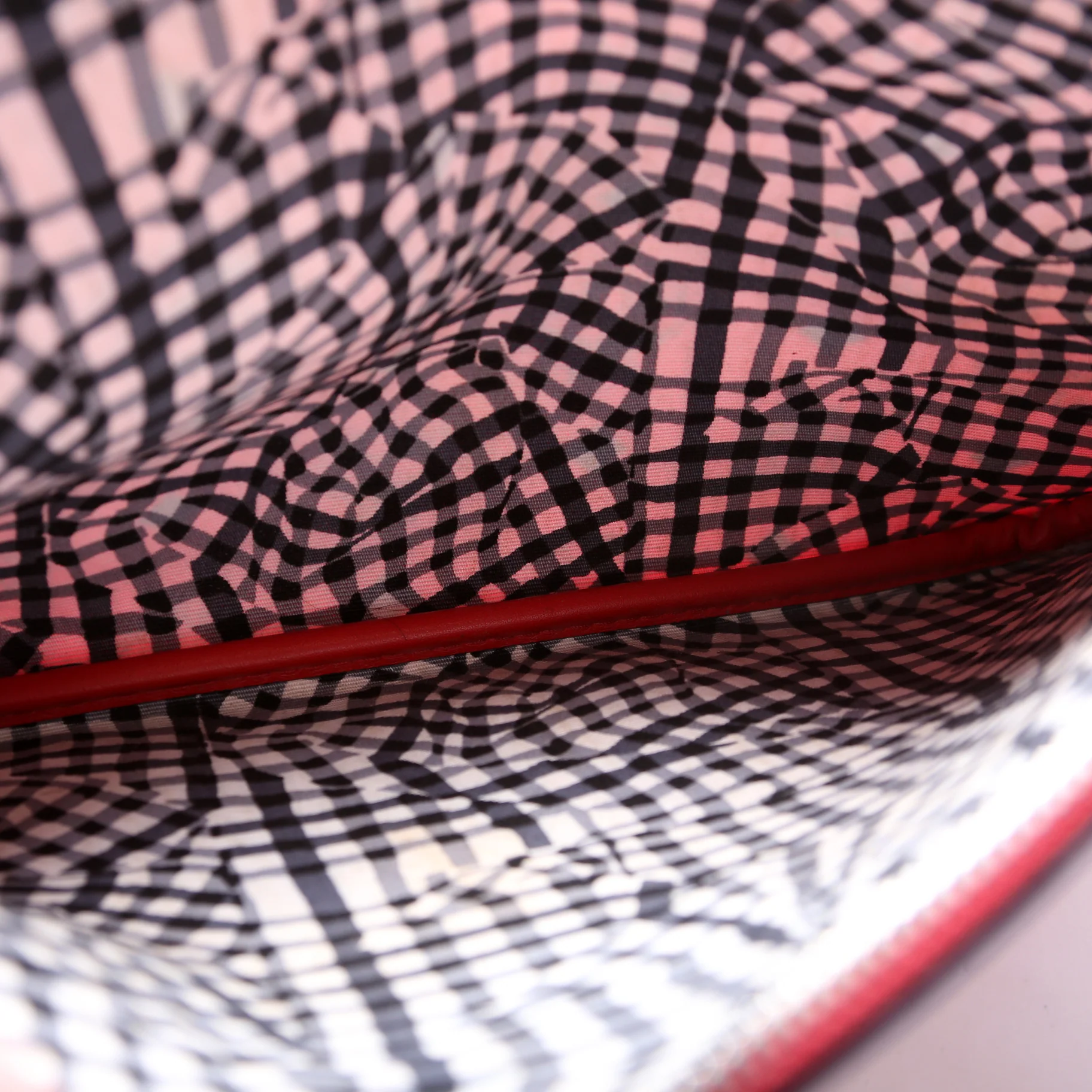 Visetos Large Zip Pouch Red - Image 7