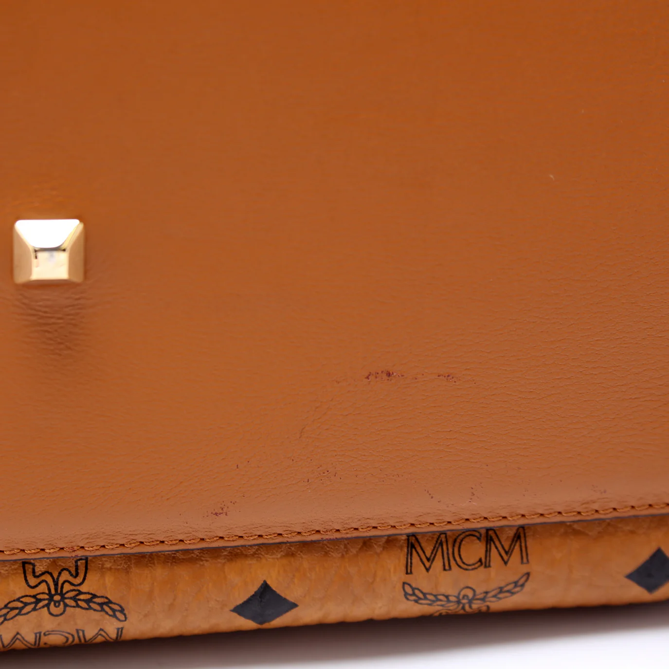 Visetos Medium Essentials Boston Bag - Image 5