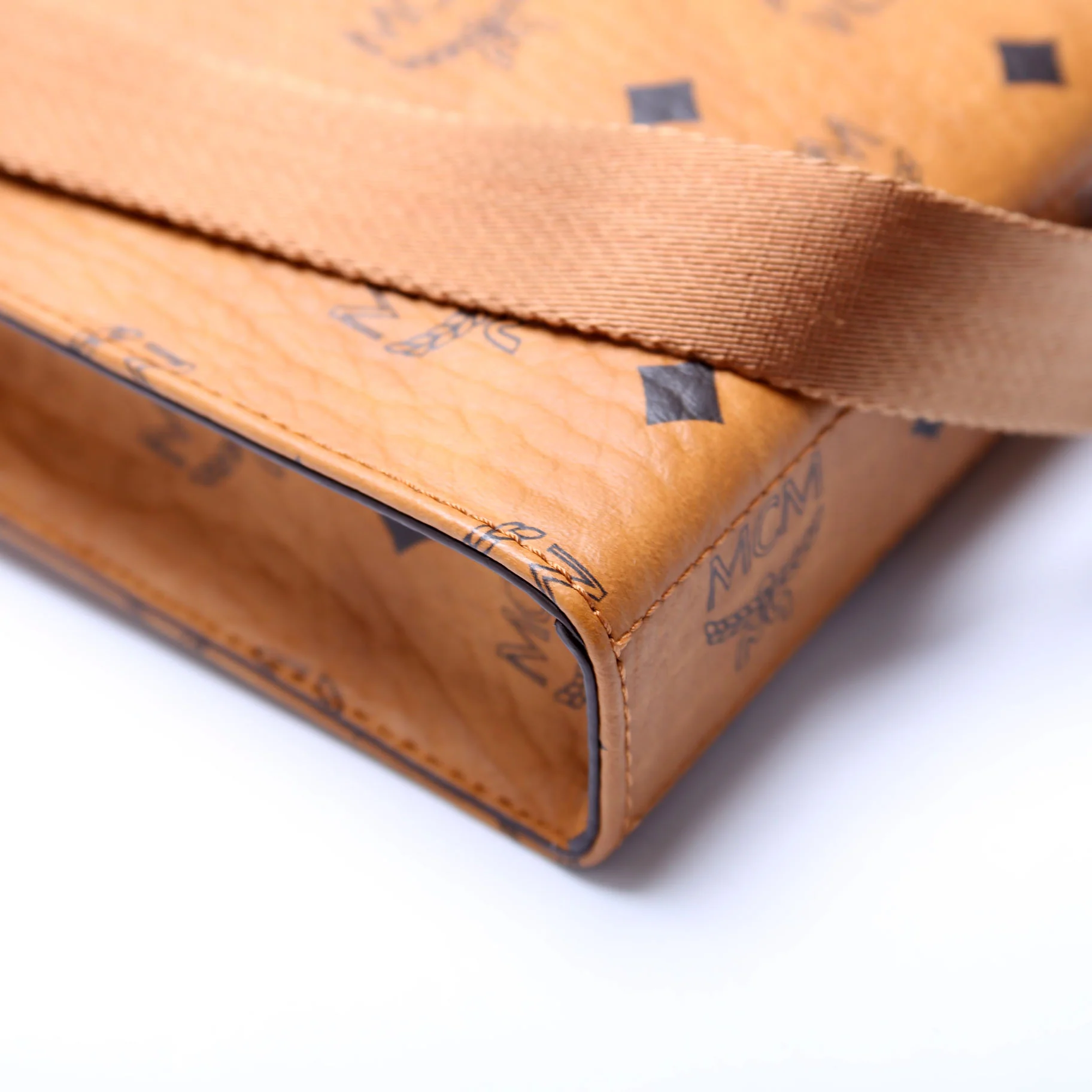 Visetos Mini Aren Tote Cognac - Image 5