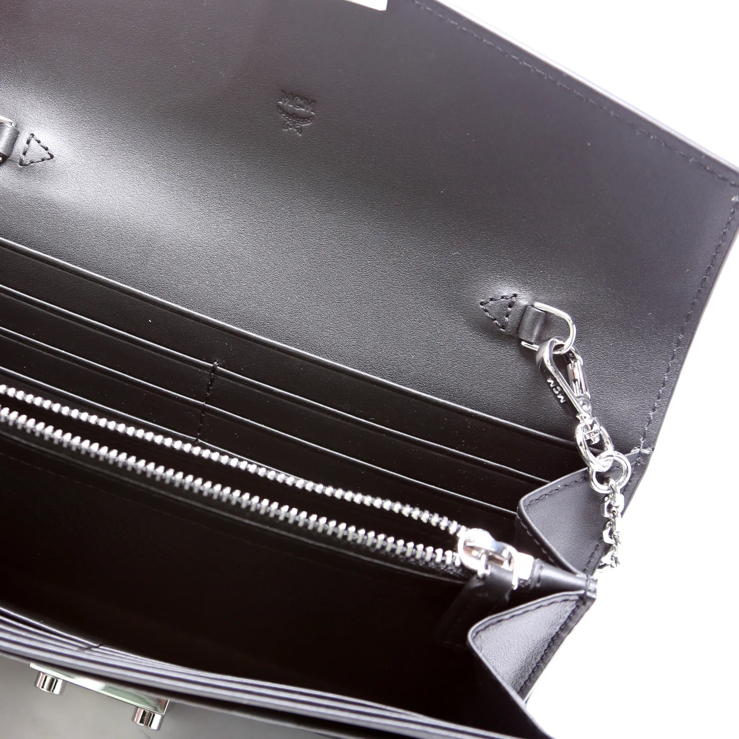 Visetos Patricia Chain Wallet - Image 7