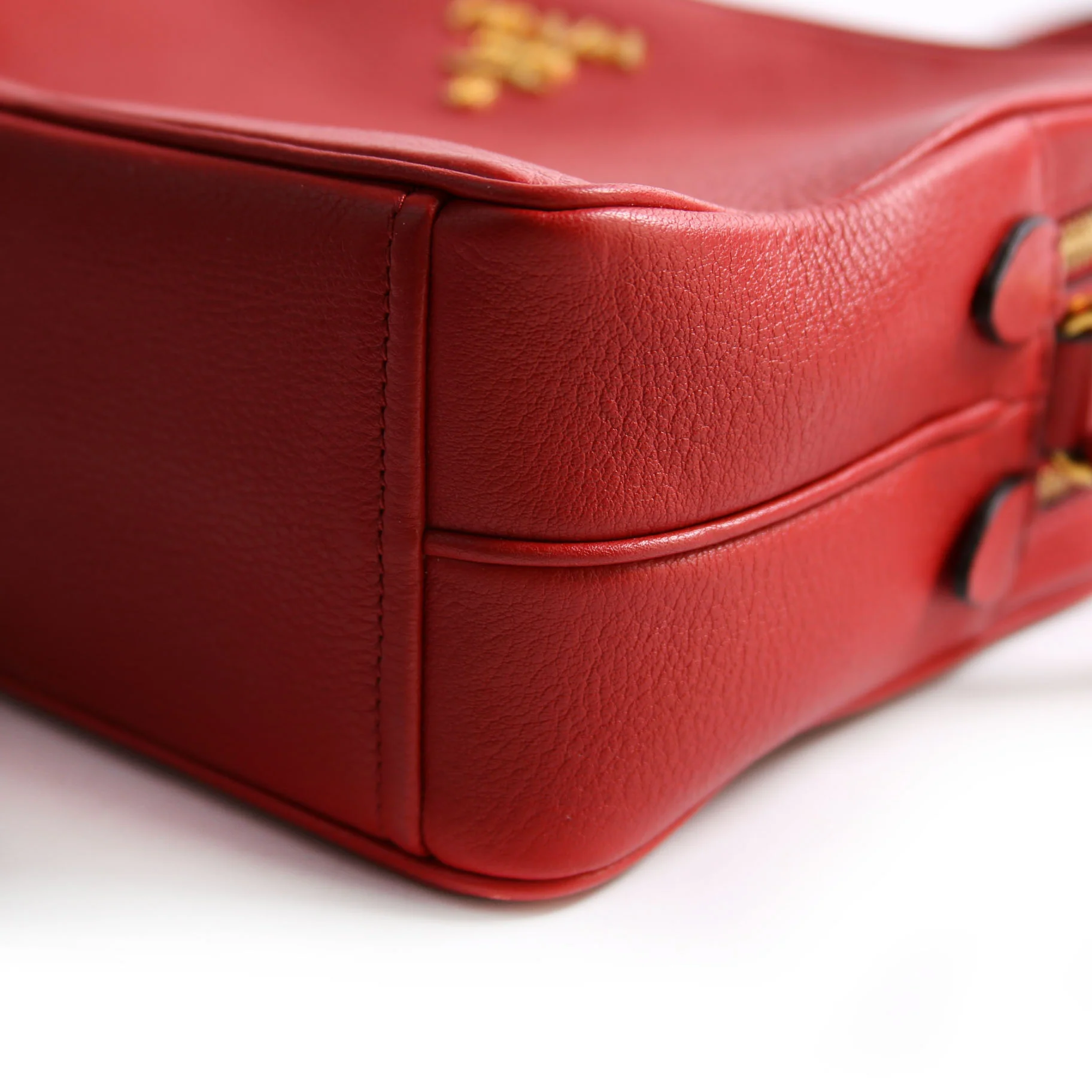Vitello Daino Double Zip Camera Bag Red/Gold - Image 7