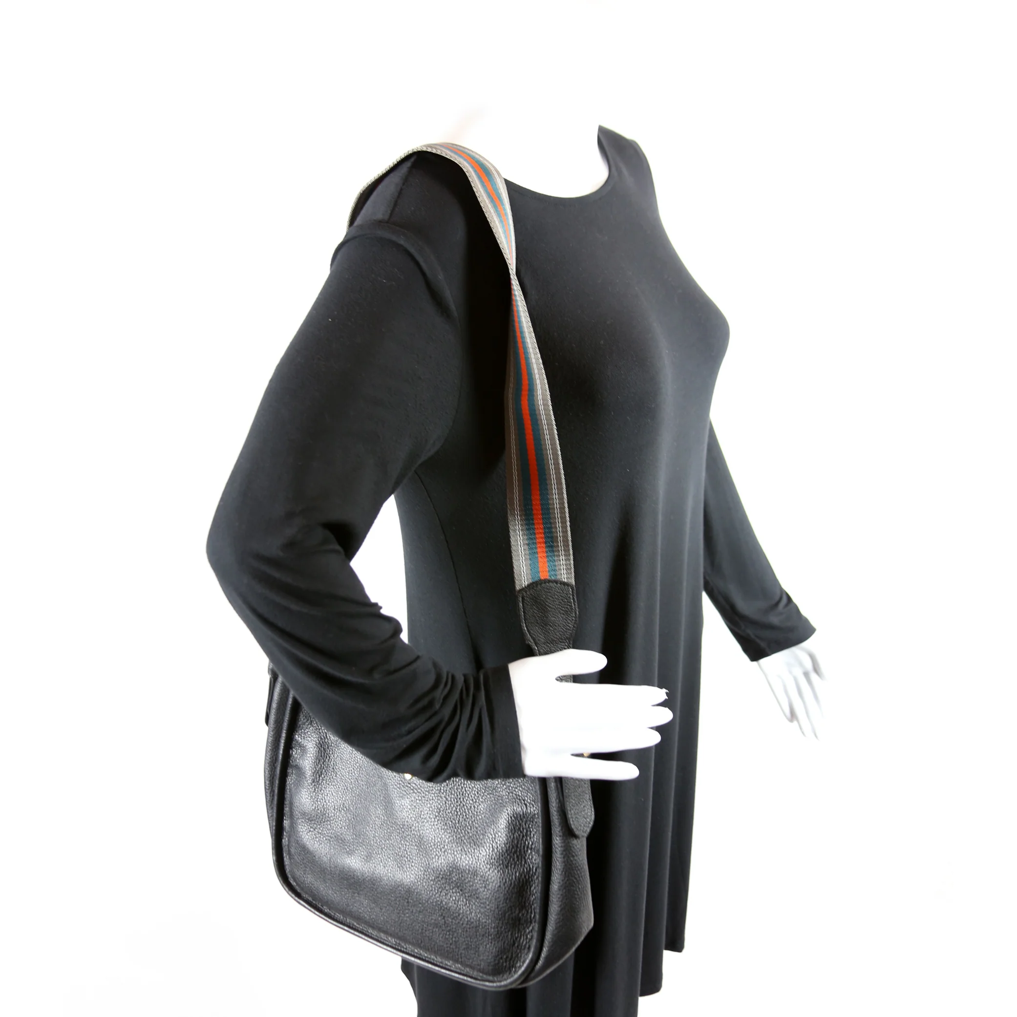 Vitello Daino Hobo Black - Image 10