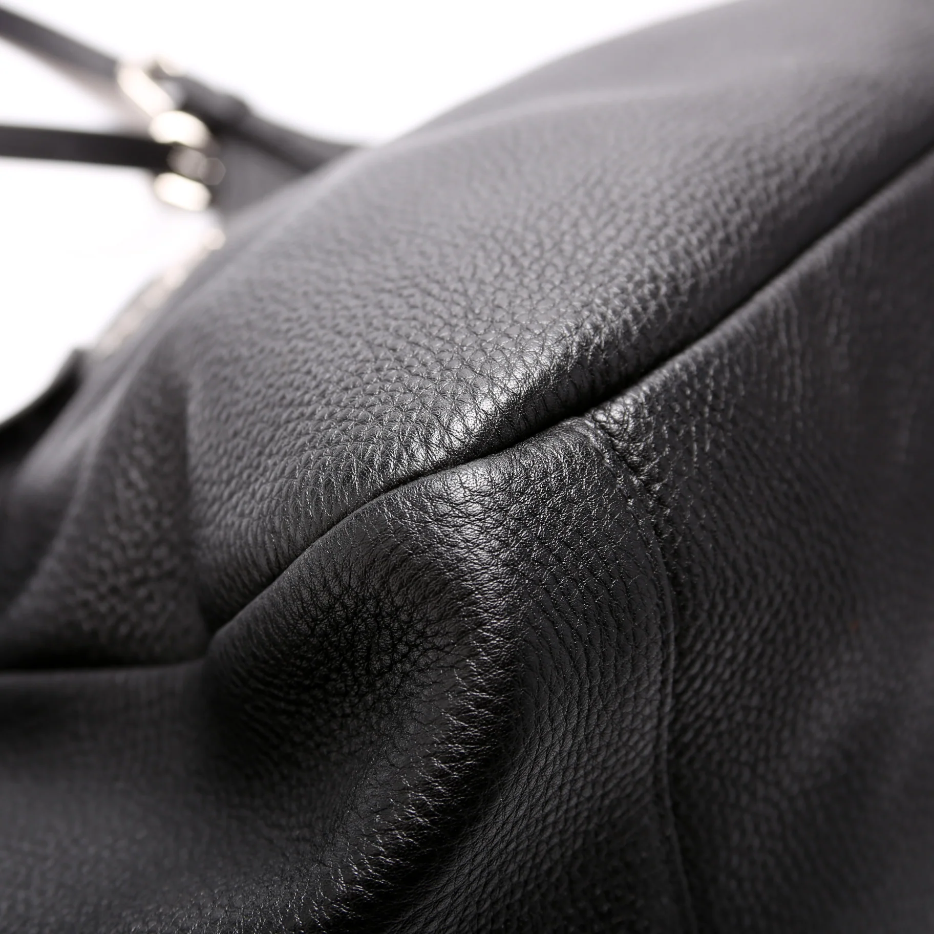 Vitello Daino Leather Shoulder Bag Black - Image 5