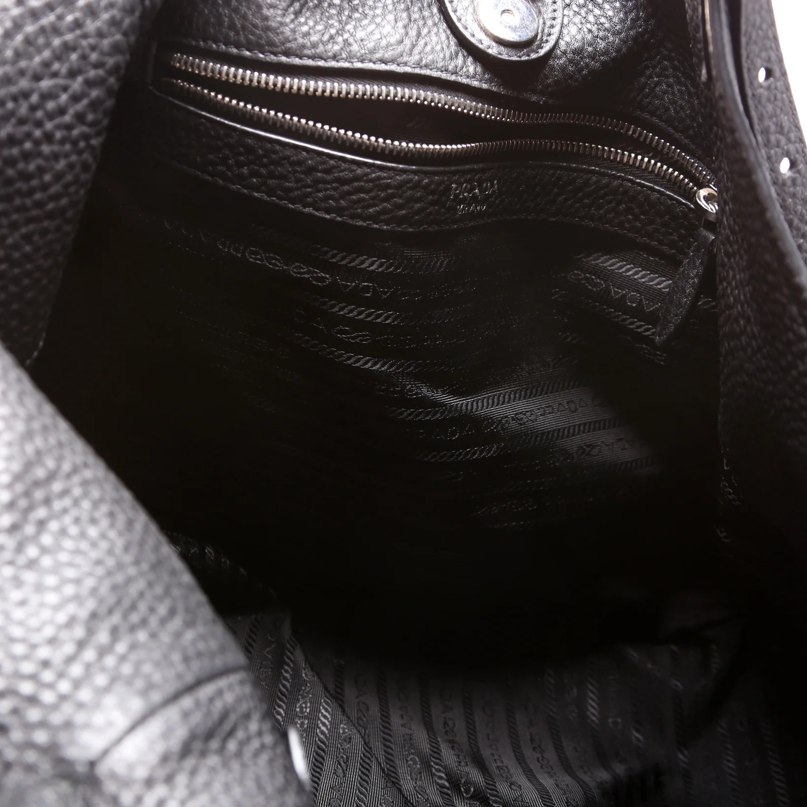 Vitello Daino Leather Shoulder Bag Black - Image 7