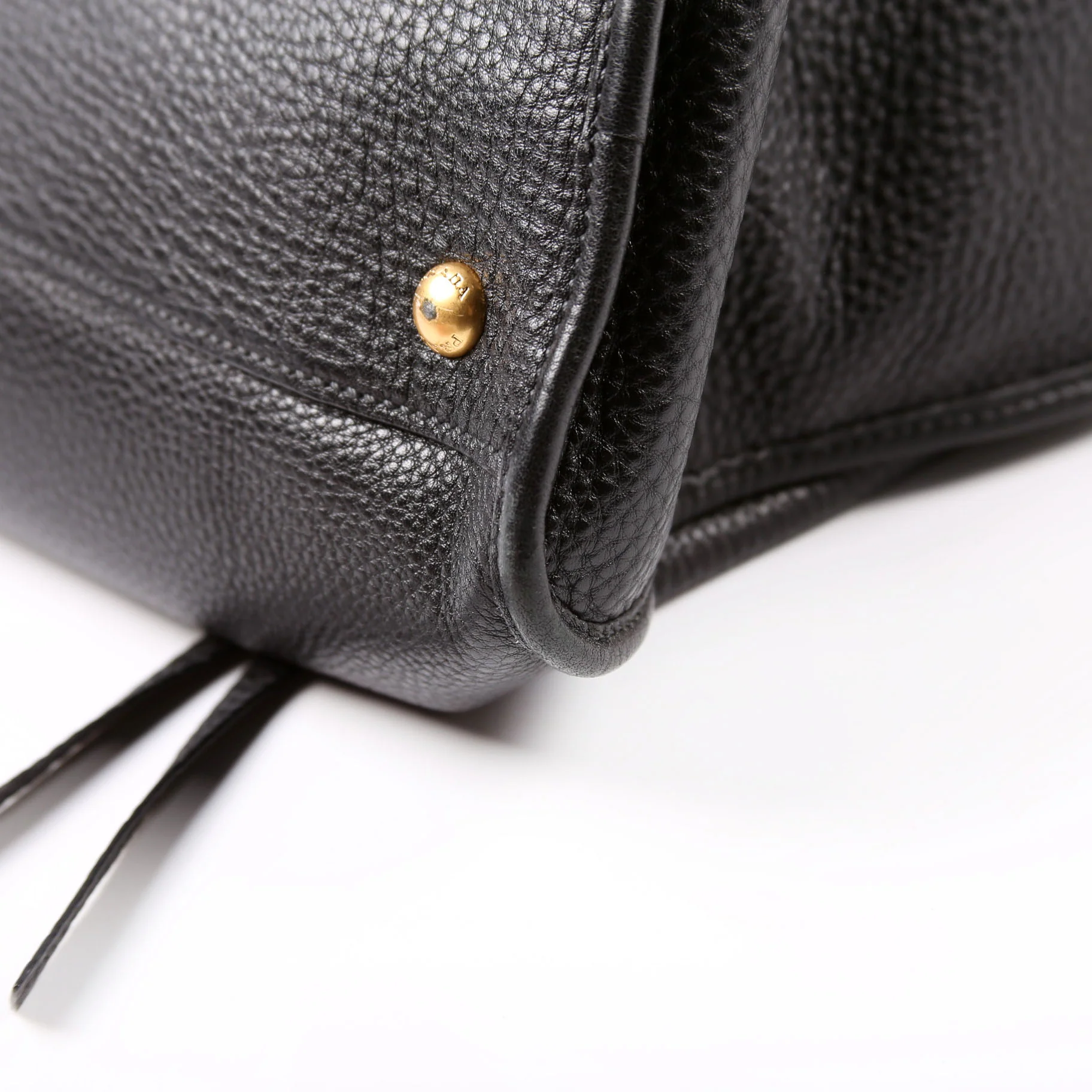 Vitello Daino Zip Shopping Satchel Large Black - Image 9