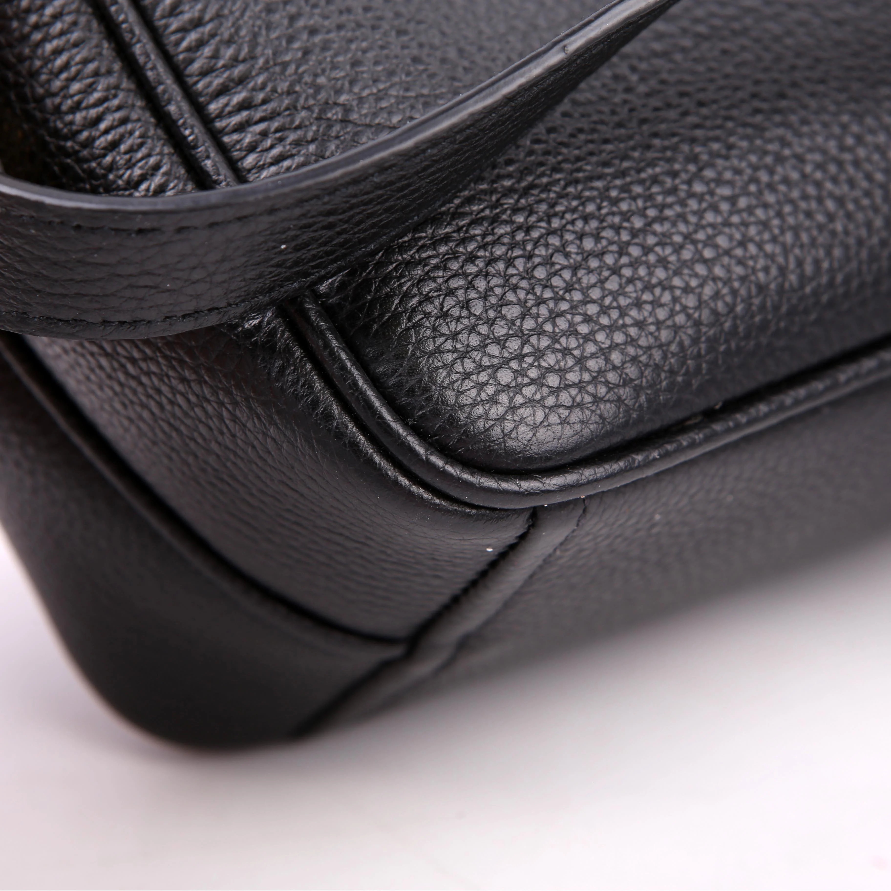 Vitello Phenix Camera Bag Black - Image 7