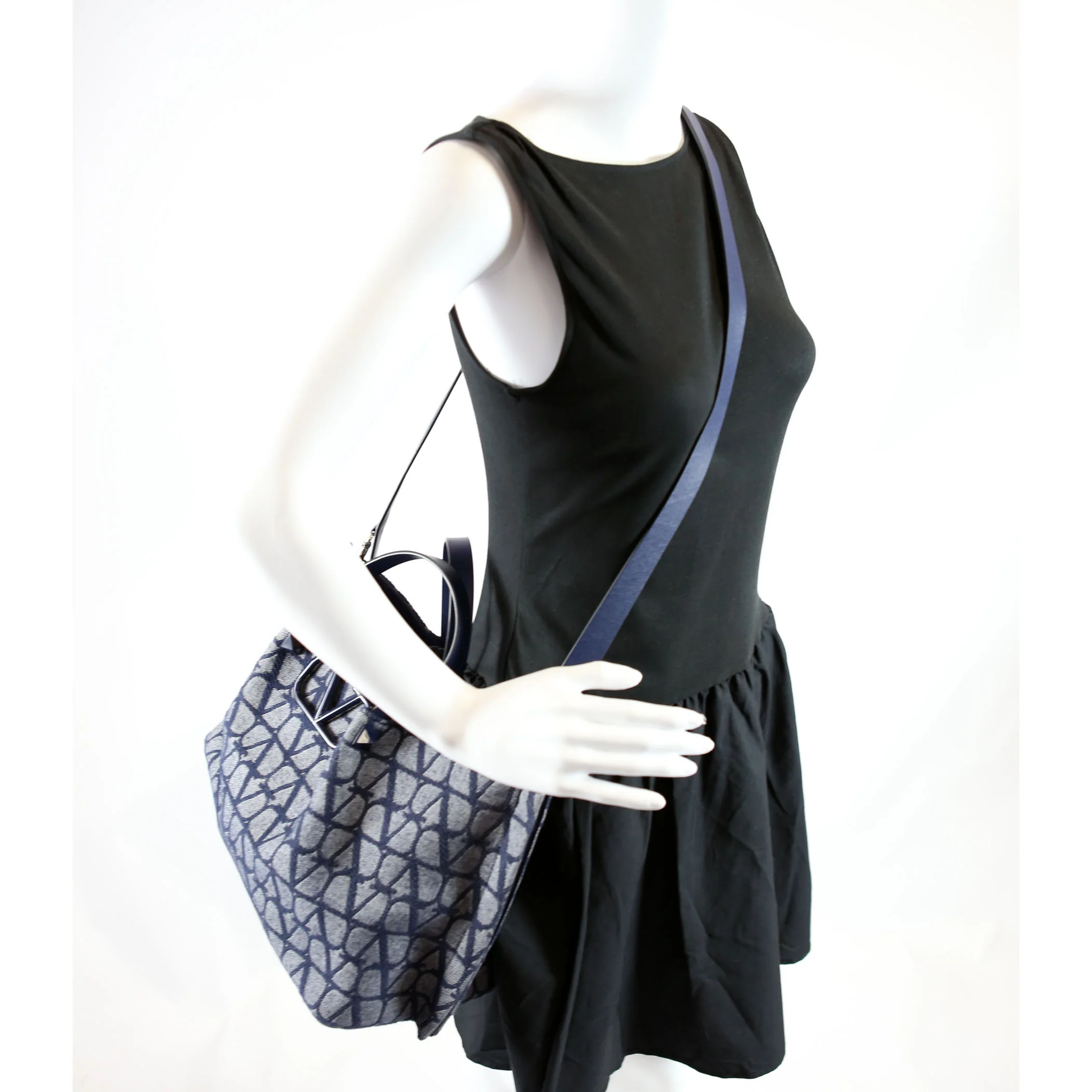 VLogo Icongraphe Denim with Pouch Navy/Denim - Image 13