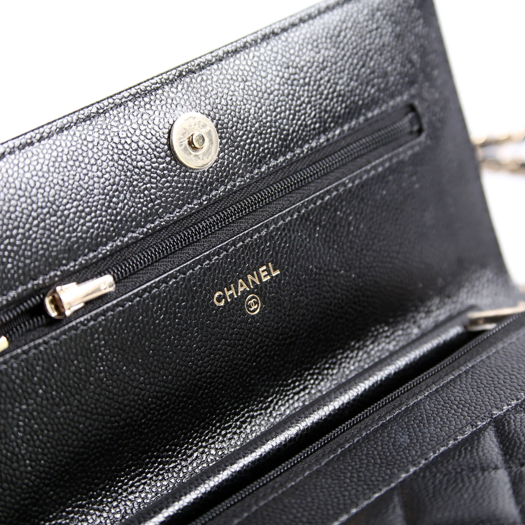 Wallet On Chain CC Quilted Caviar RFID Black - Image 7