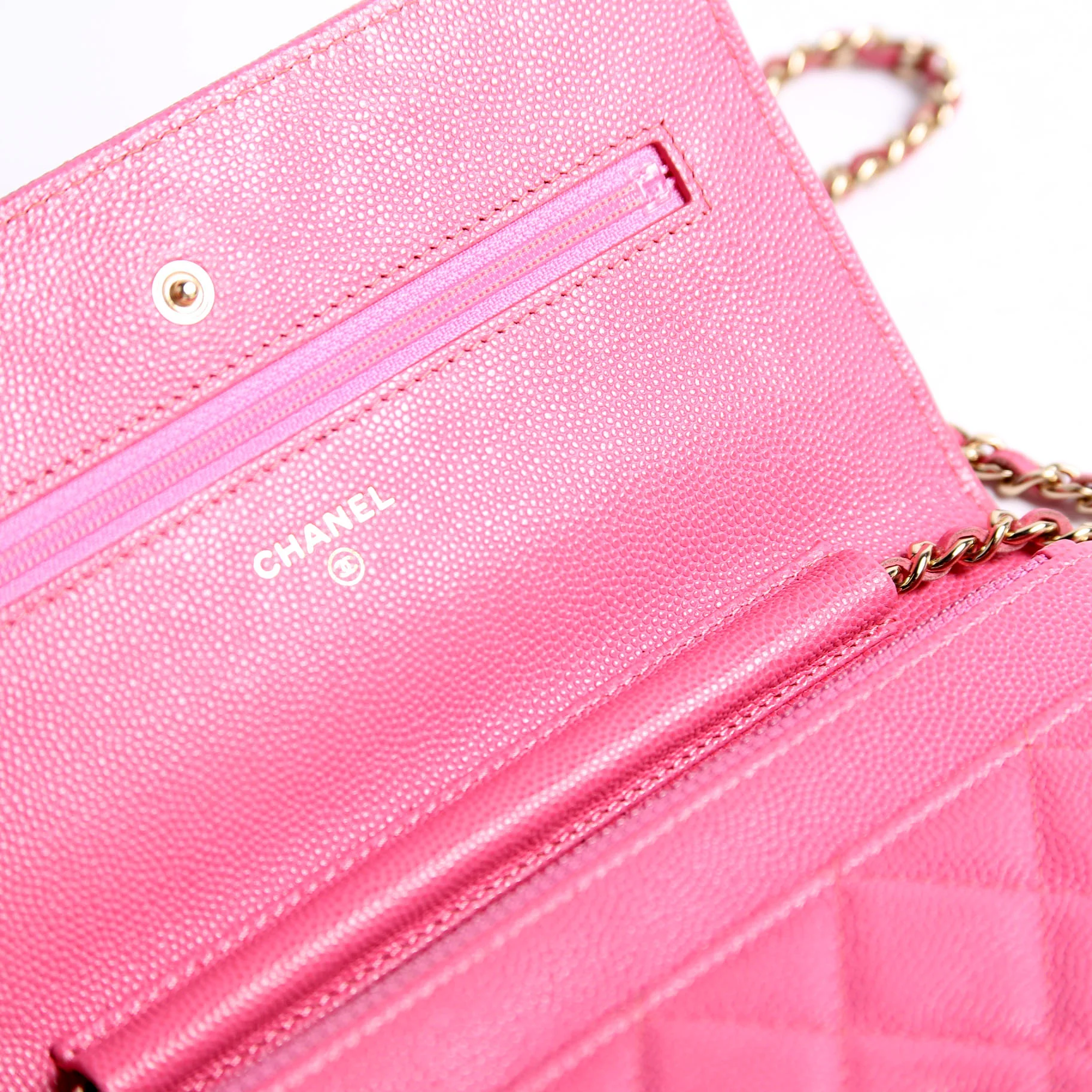 Wallet On Chain Classic Quilted Caviar Pink - Image 7