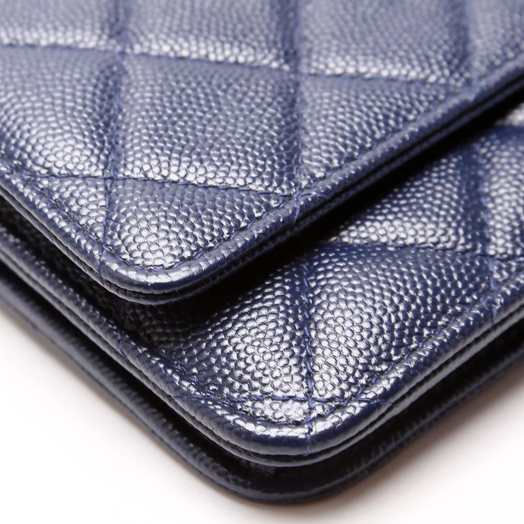 Wallet On Chain Quilted Caviar Blue - Image 5