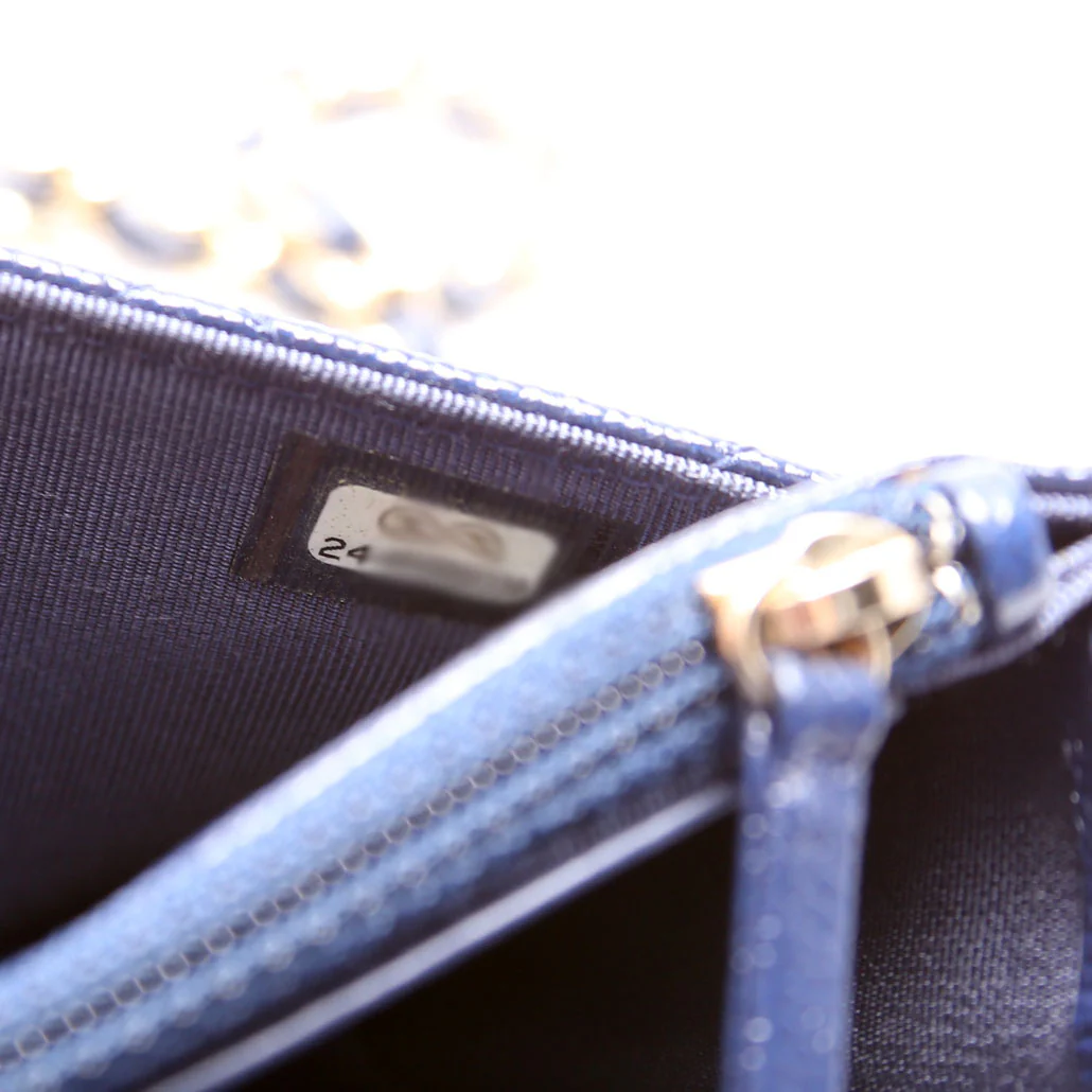 Wallet On Chain Quilted Caviar Blue - Image 8