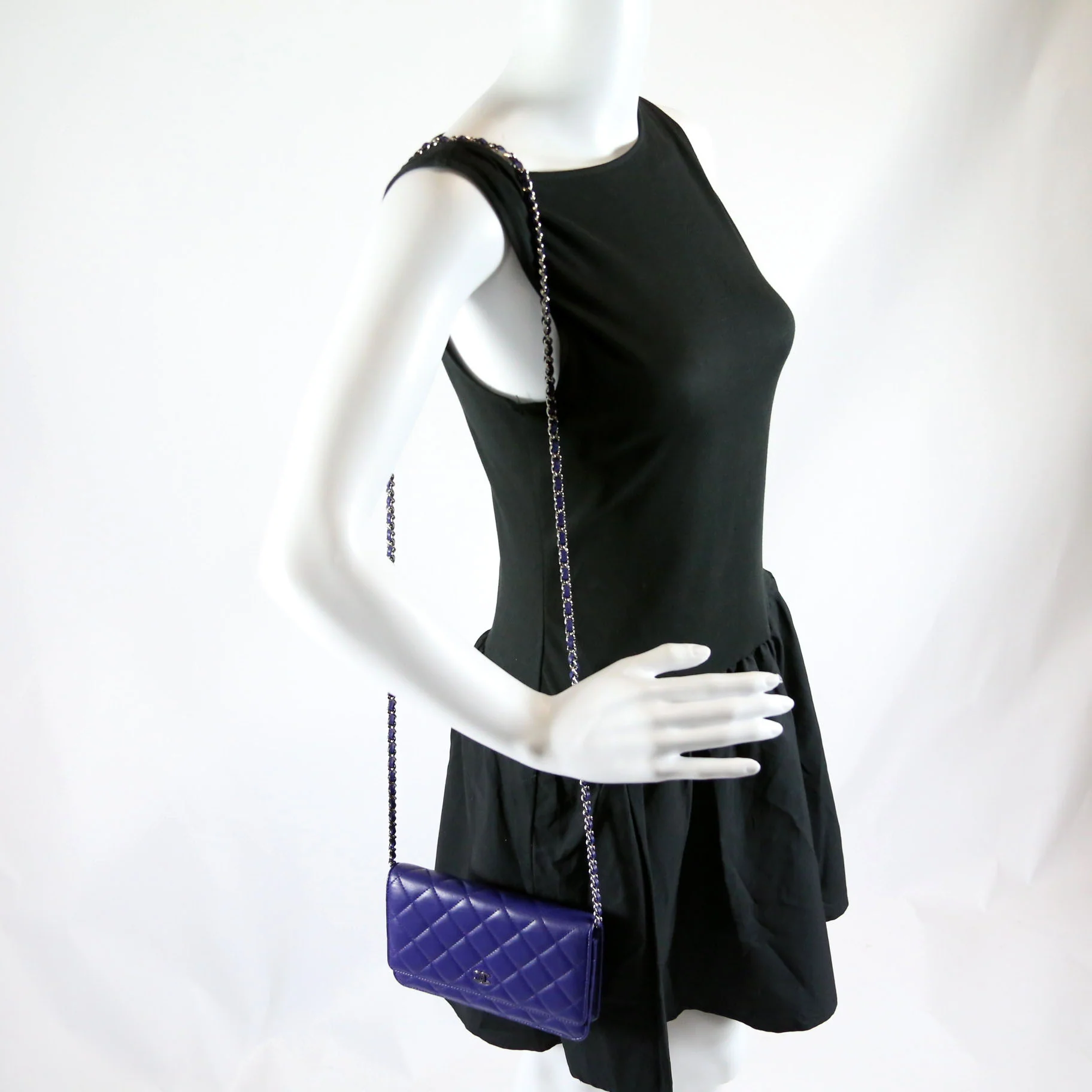 Wallet On Chain Quilted Lambskin Blue - Image 9