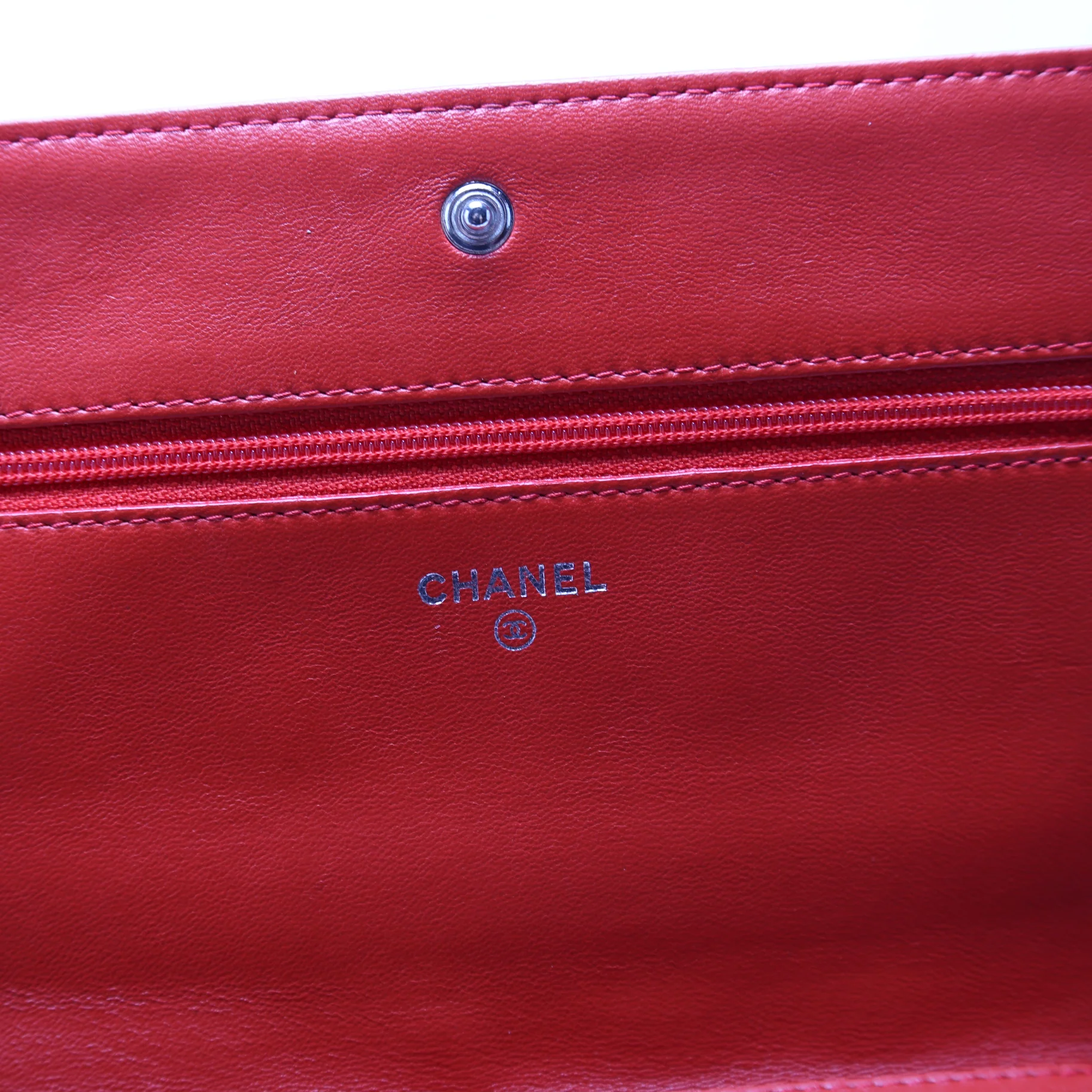 WOC CC Diamond Quilted Red - Image 9