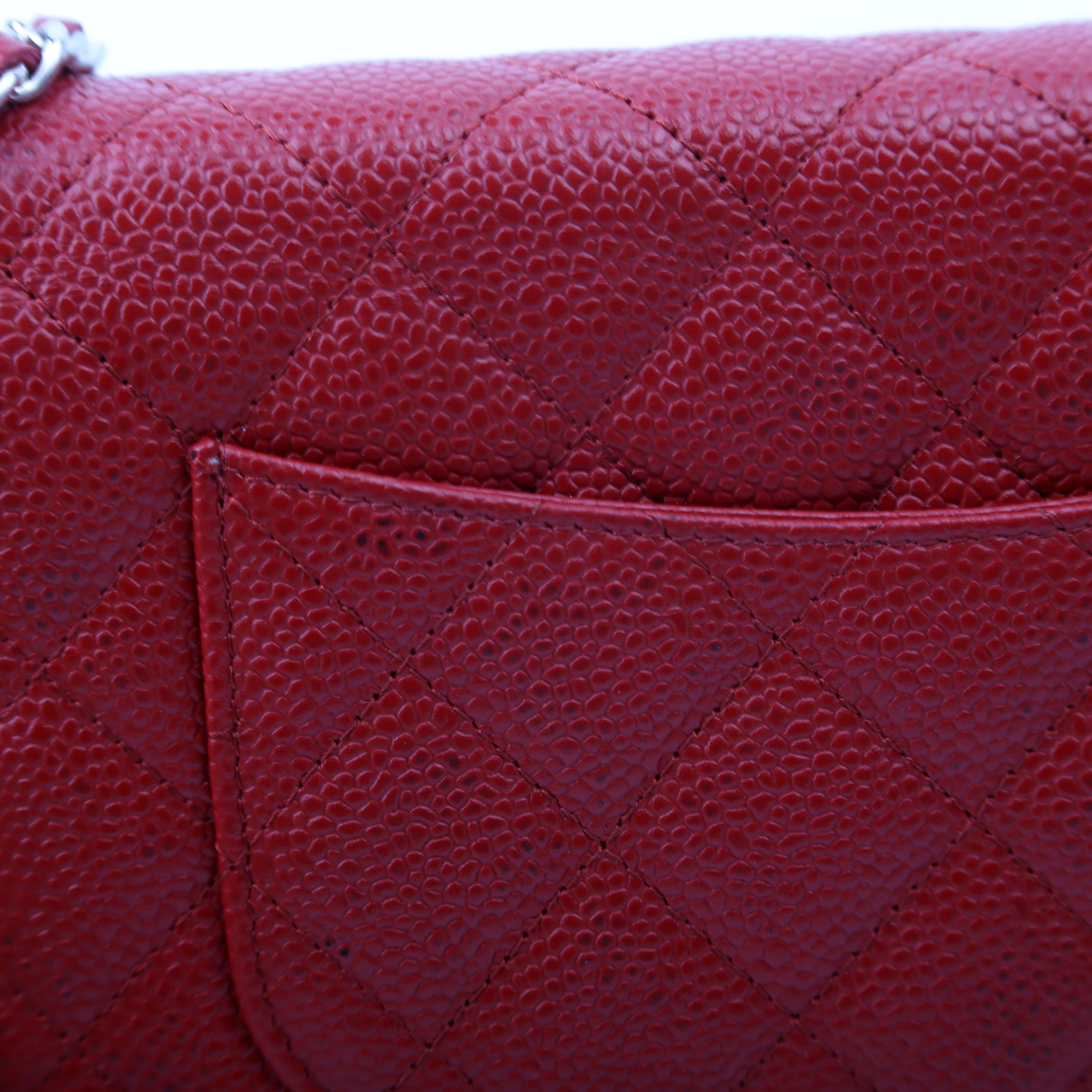 WOC Classic Quilted Caviar 22M Red - Image 8