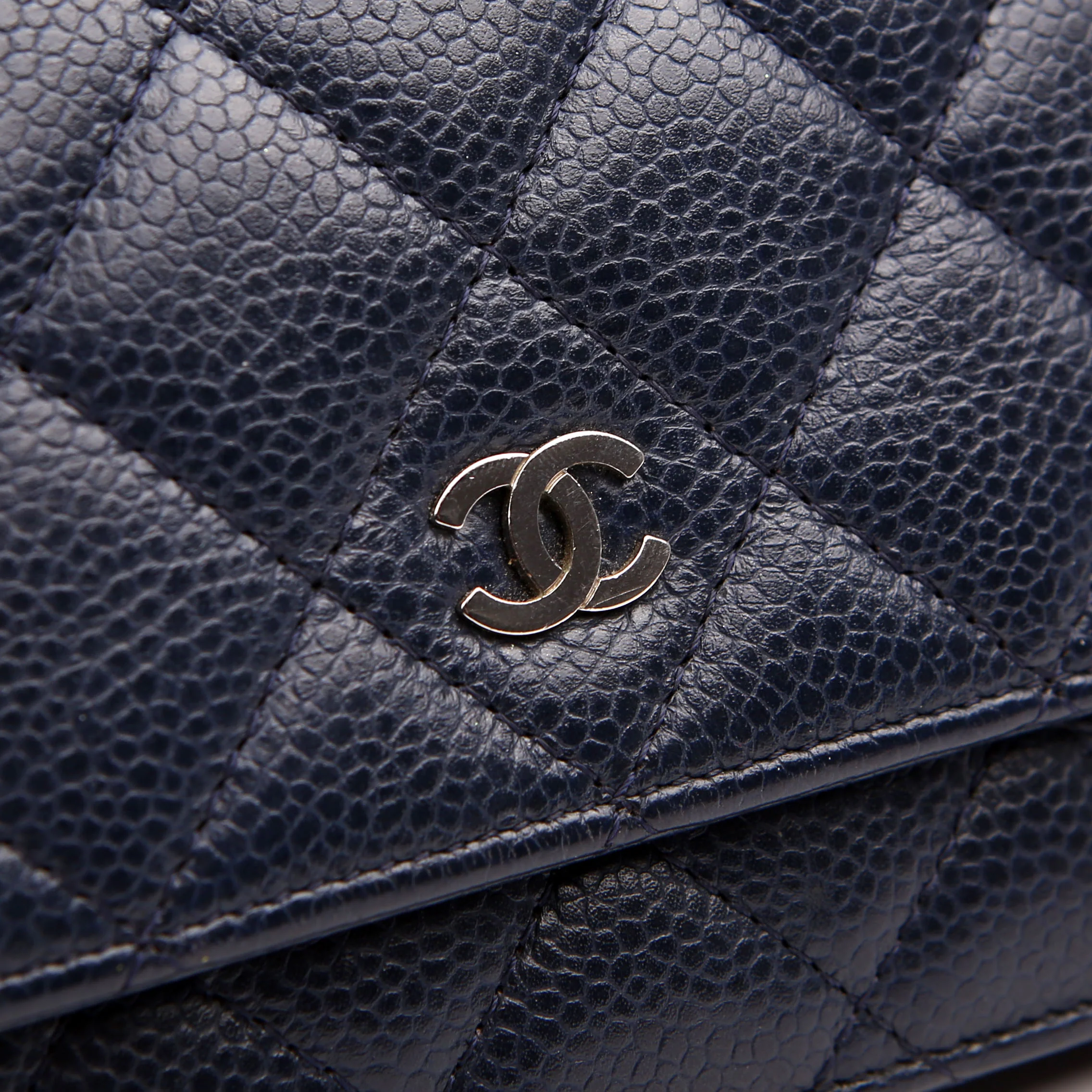 WOC Classic Quilted Caviar Navy - Image 7