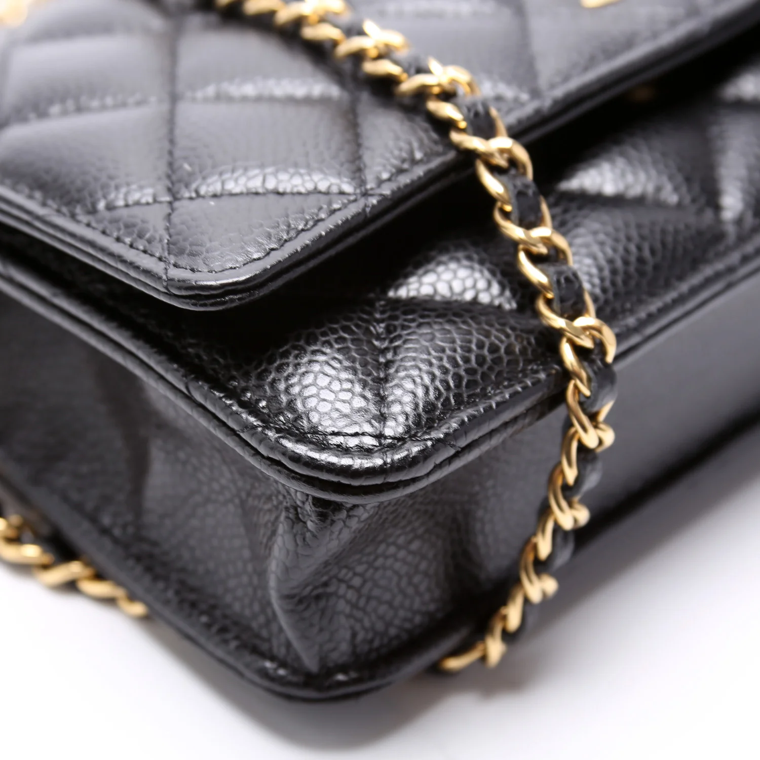 WOC Classic Quilted Caviar RFID - Image 5