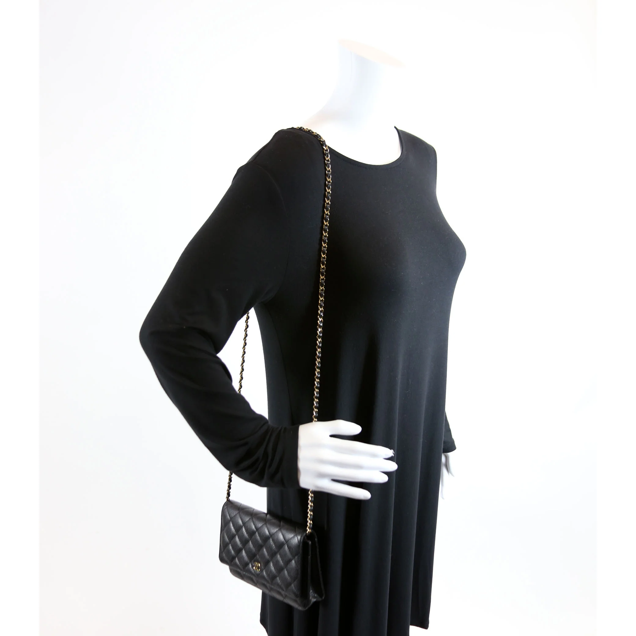 WOC Classic Quilted Caviar RFID Black - Image 10