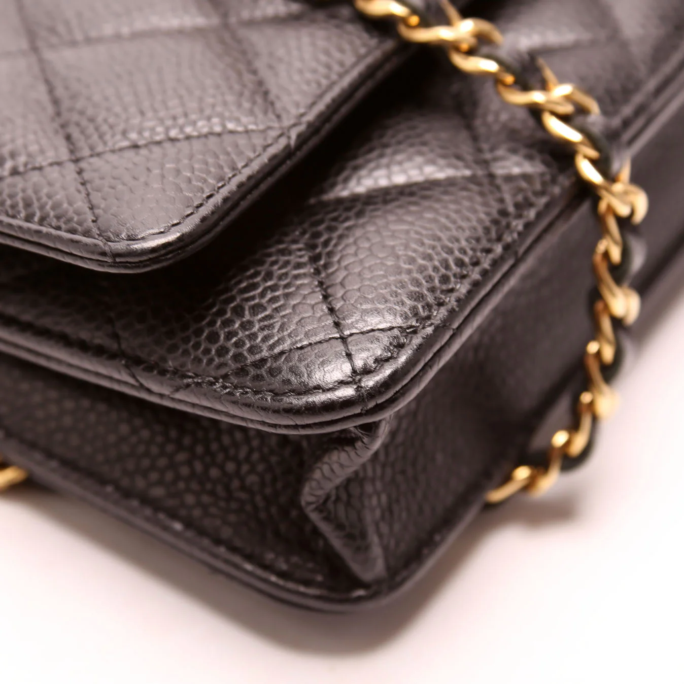 WOC Classic Quilted Caviar RFID Black - Image 5