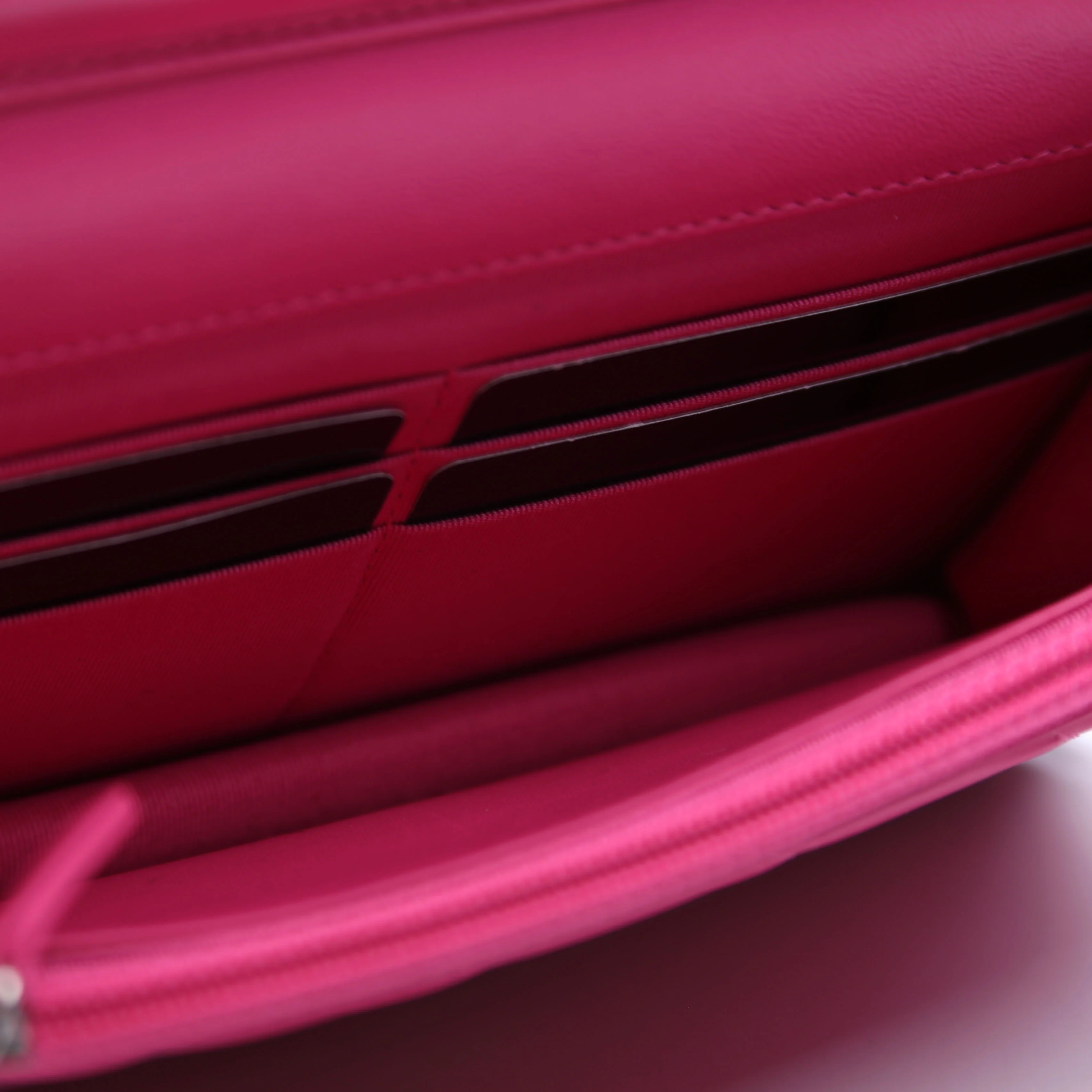 WOC Classic Quilted Lambskin Pink - Image 12