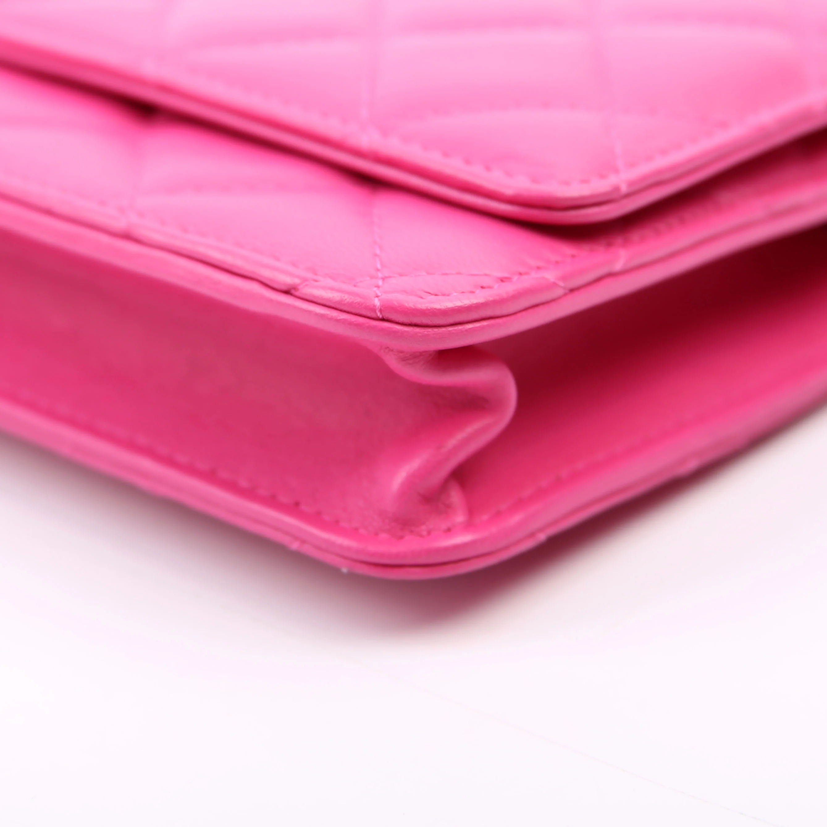 WOC Classic Quilted Lambskin Pink - Image 6