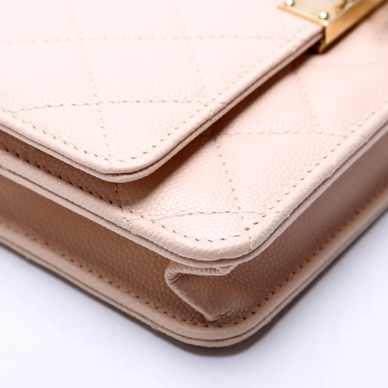 WOC Golden Class Quilted Caviar 24M Beige - Image 5