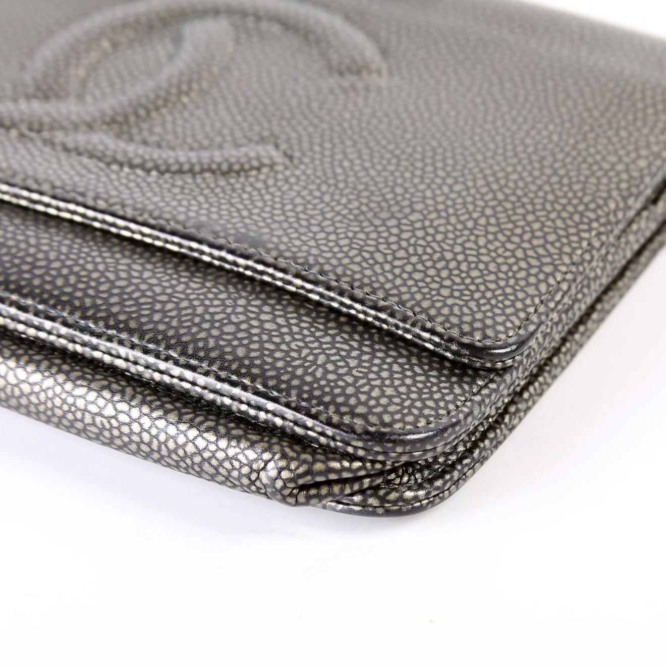 WOC Timeless CC Caviar - Image 7