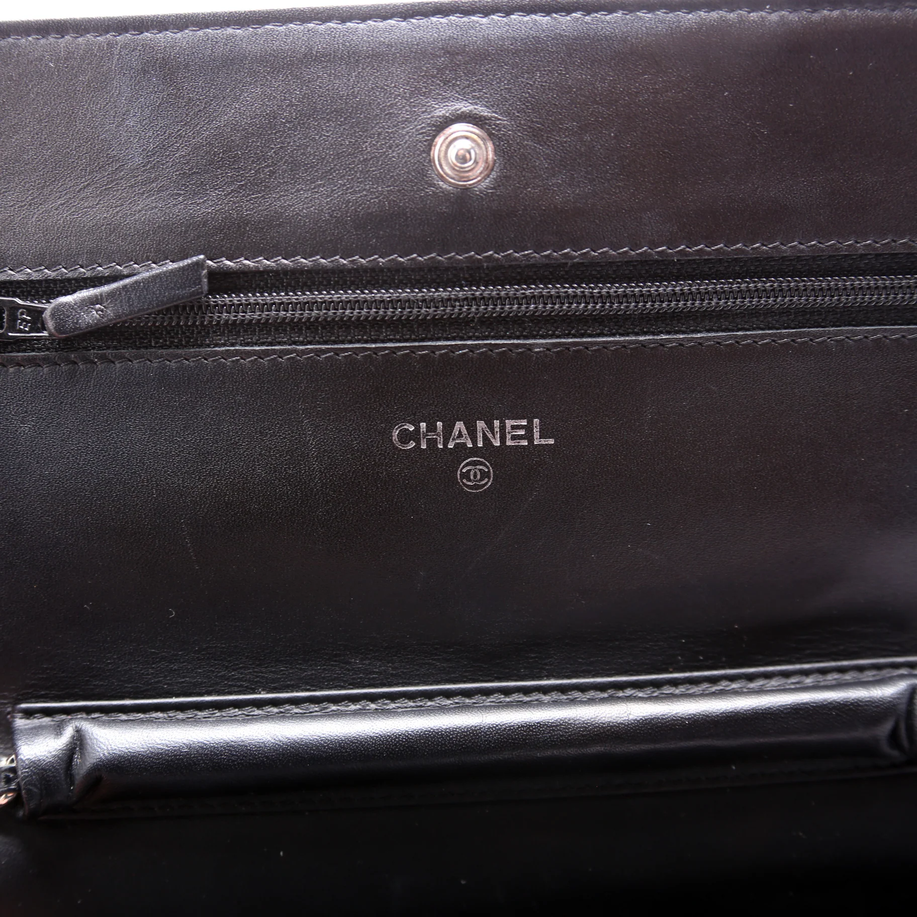 WOC Timeless CC Caviar Black - Image 7